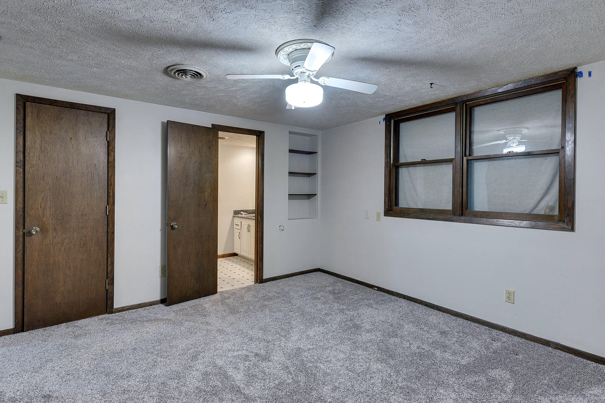 Council Bluffs, Iowa 51503, United States, 4 Bedrooms Bedrooms, ,3 BathroomsBathrooms,Residential,Active,115238