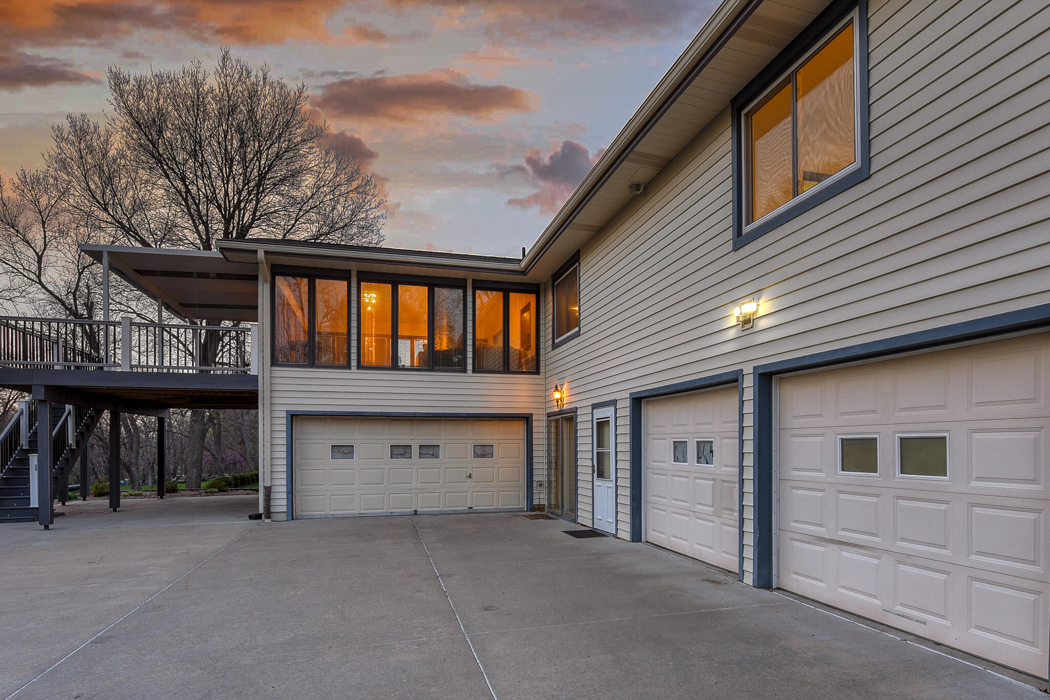 Council Bluffs, Iowa 51503, United States, 4 Bedrooms Bedrooms, ,3 BathroomsBathrooms,Residential,Active,115238