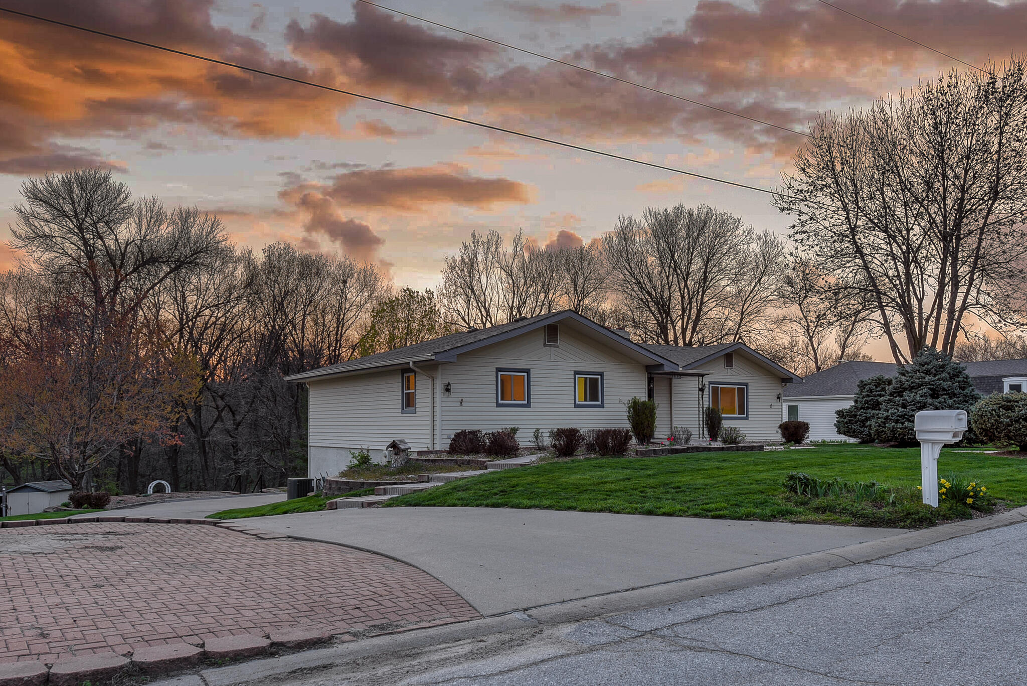 Council Bluffs, Iowa 51503, United States, 4 Bedrooms Bedrooms, ,3 BathroomsBathrooms,Residential,Active,115238