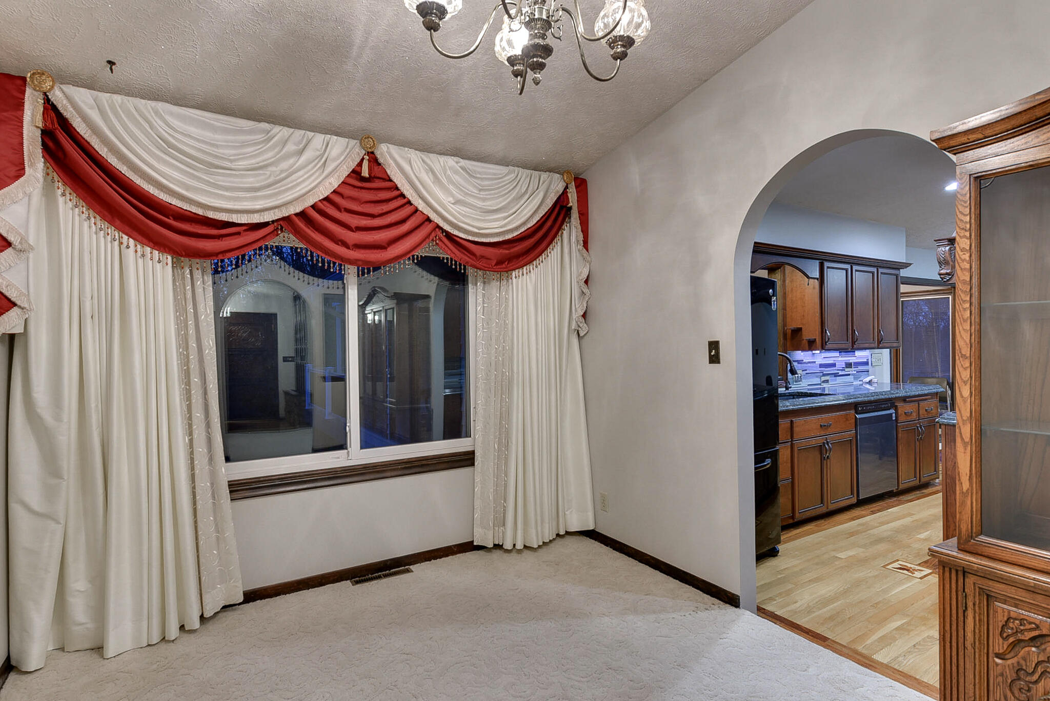 Council Bluffs, Iowa 51503, United States, 4 Bedrooms Bedrooms, ,3 BathroomsBathrooms,Residential,Active,115238