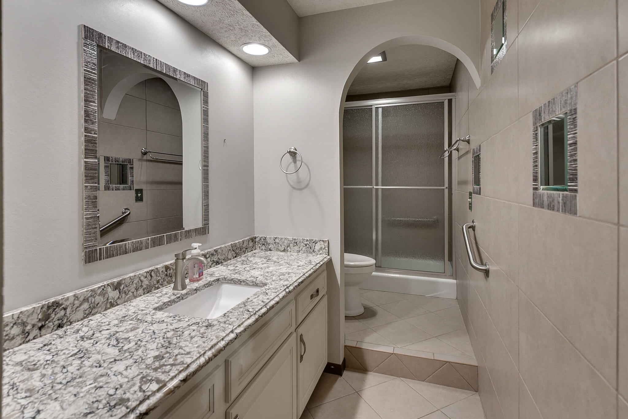 Council Bluffs, Iowa 51503, United States, 4 Bedrooms Bedrooms, ,3 BathroomsBathrooms,Residential,Active,115238