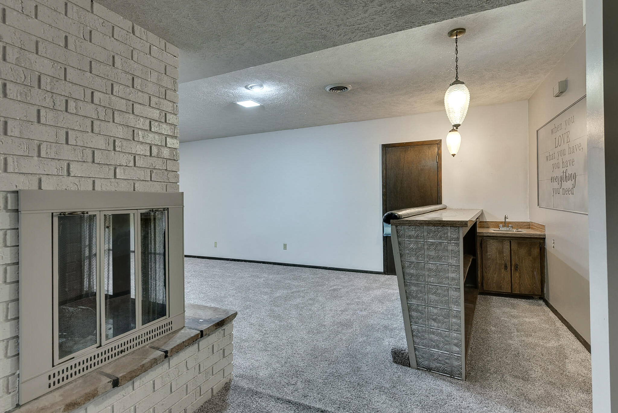 Council Bluffs, Iowa 51503, United States, 4 Bedrooms Bedrooms, ,3 BathroomsBathrooms,Residential,Active,115238