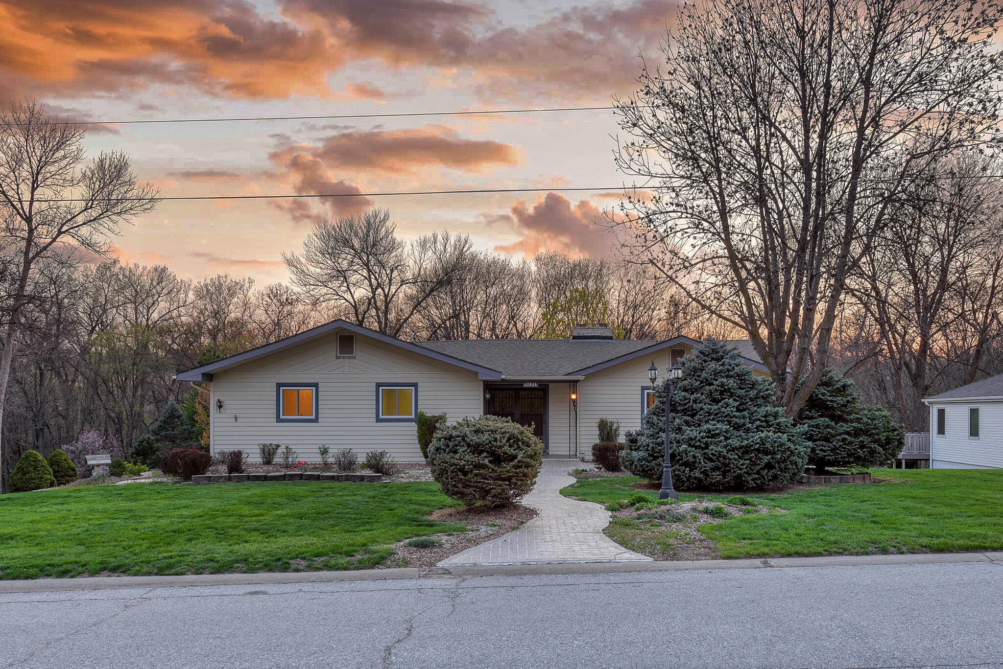 Council Bluffs, Iowa 51503, United States, 4 Bedrooms Bedrooms, ,3 BathroomsBathrooms,Residential,Active,115238