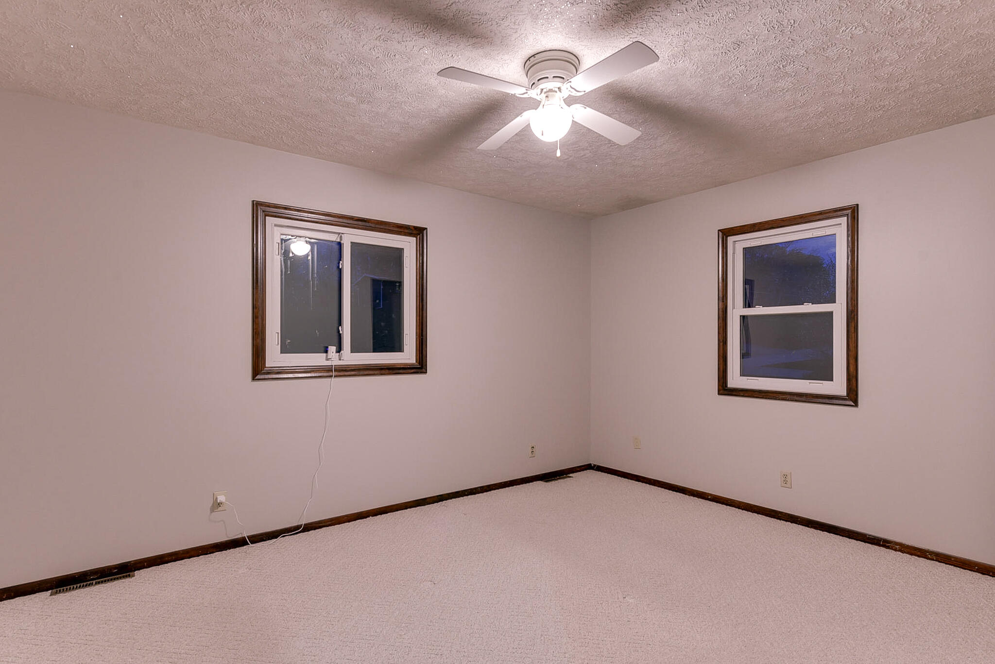 Council Bluffs, Iowa 51503, United States, 4 Bedrooms Bedrooms, ,3 BathroomsBathrooms,Residential,Active,115238