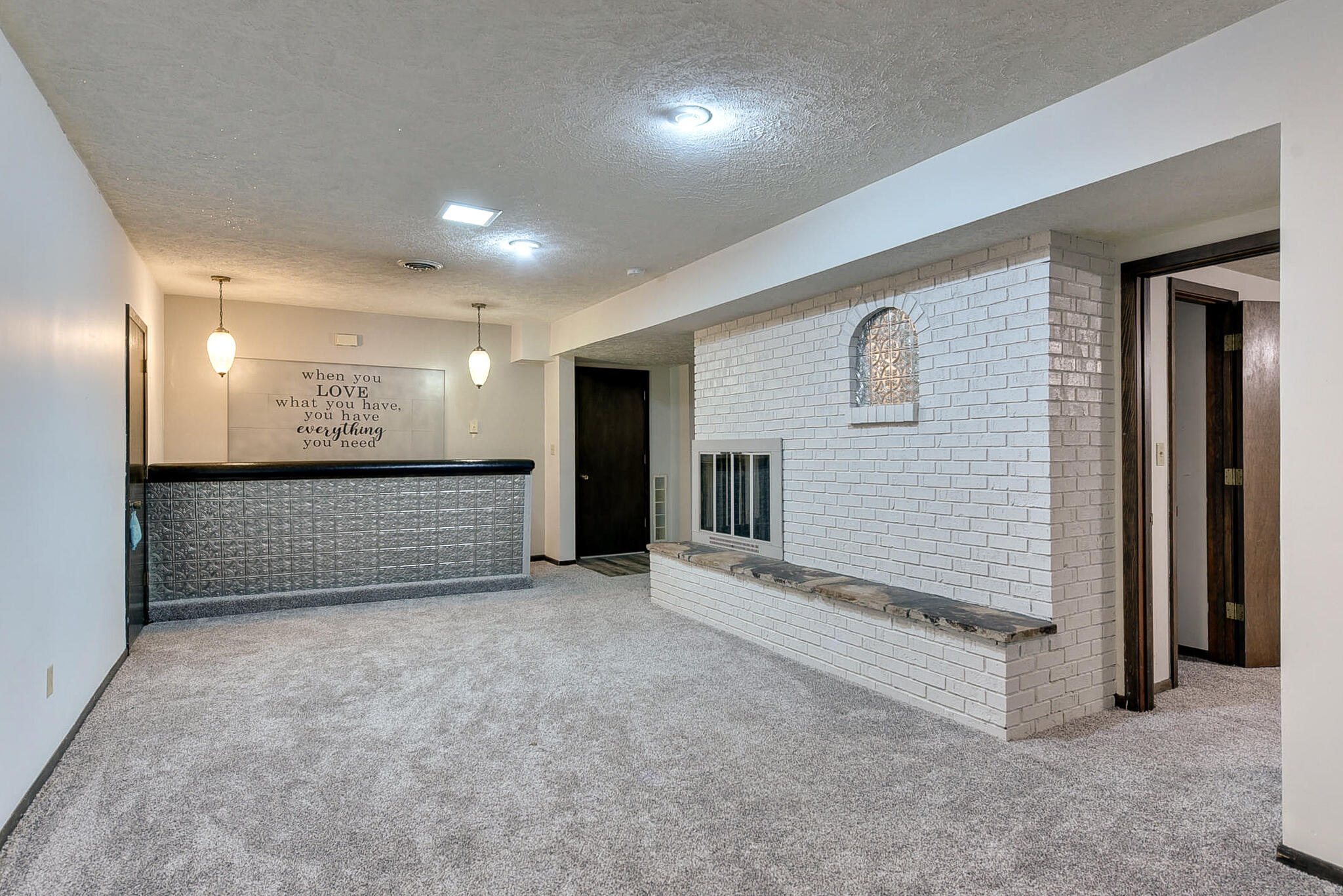 Council Bluffs, Iowa 51503, United States, 4 Bedrooms Bedrooms, ,3 BathroomsBathrooms,Residential,Active,115238