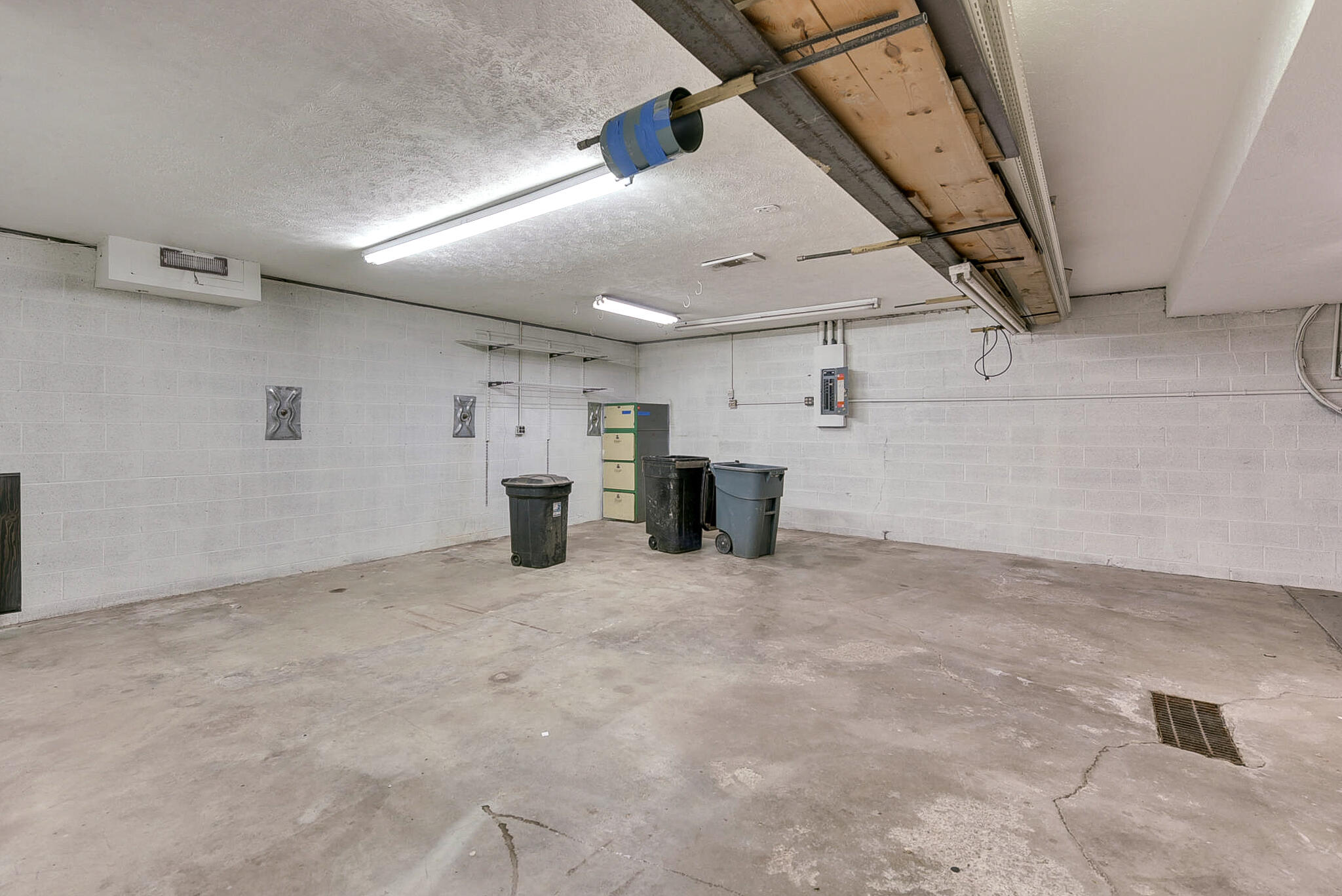 Council Bluffs, Iowa 51503, United States, 4 Bedrooms Bedrooms, ,3 BathroomsBathrooms,Residential,Active,115238