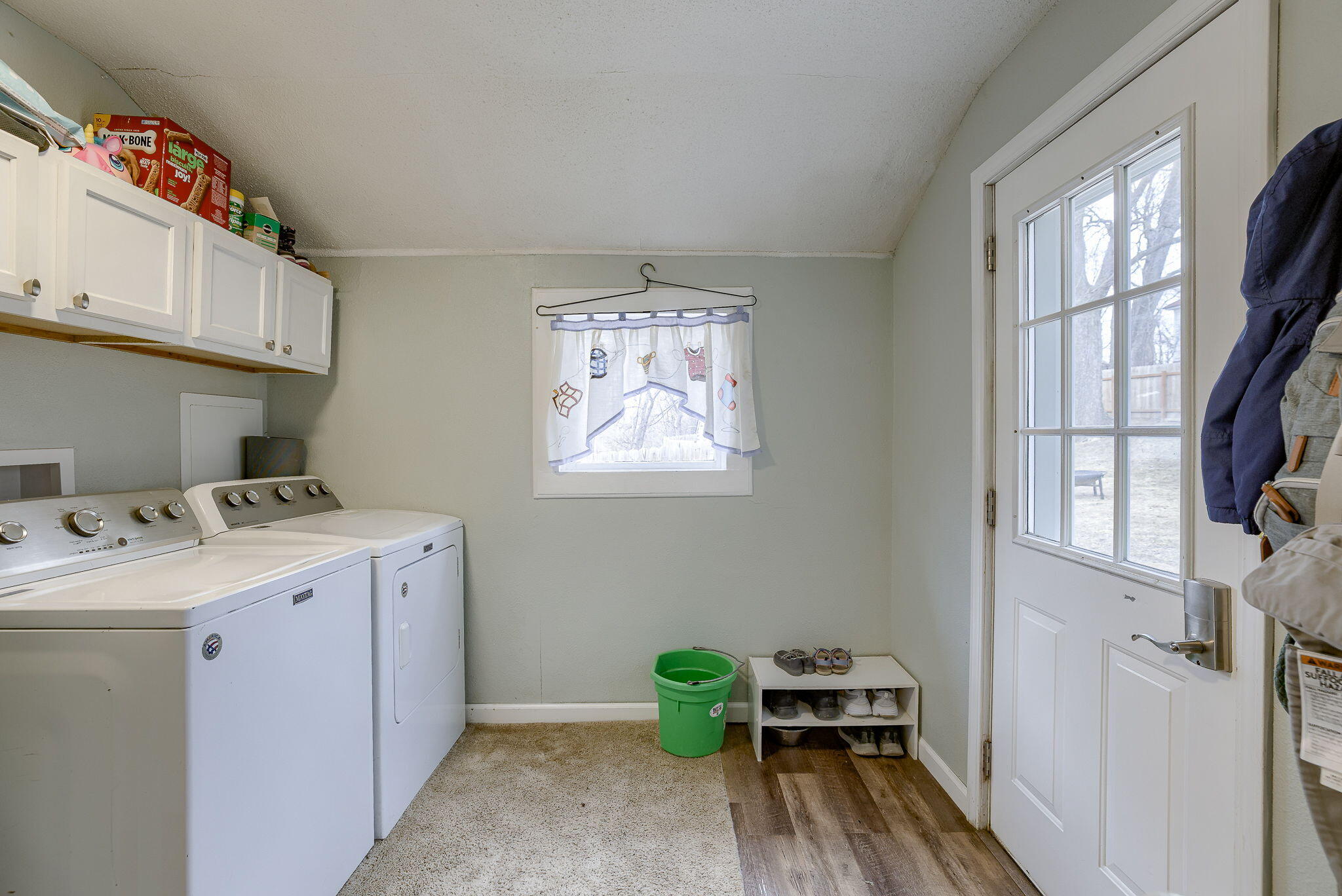 Oakland, Iowa 51560, United States, 3 Bedrooms Bedrooms, ,2 BathroomsBathrooms,Residential,Active,83104