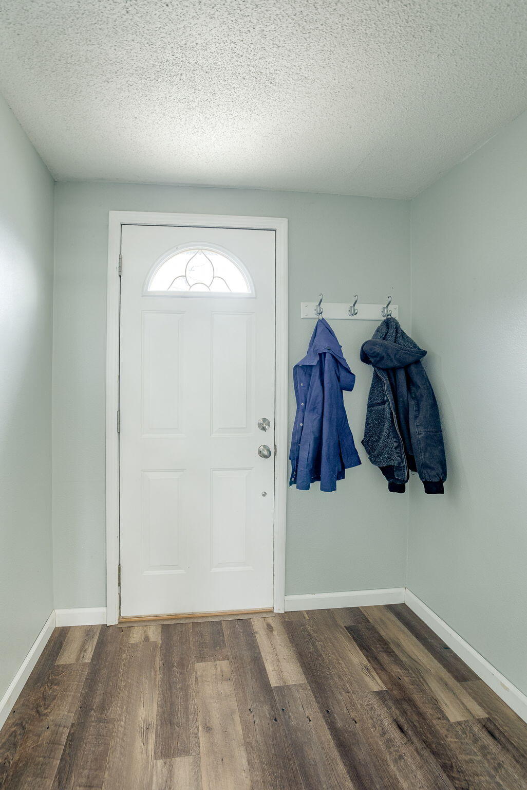 Oakland, Iowa 51560, United States, 3 Bedrooms Bedrooms, ,2 BathroomsBathrooms,Residential,Active,83104