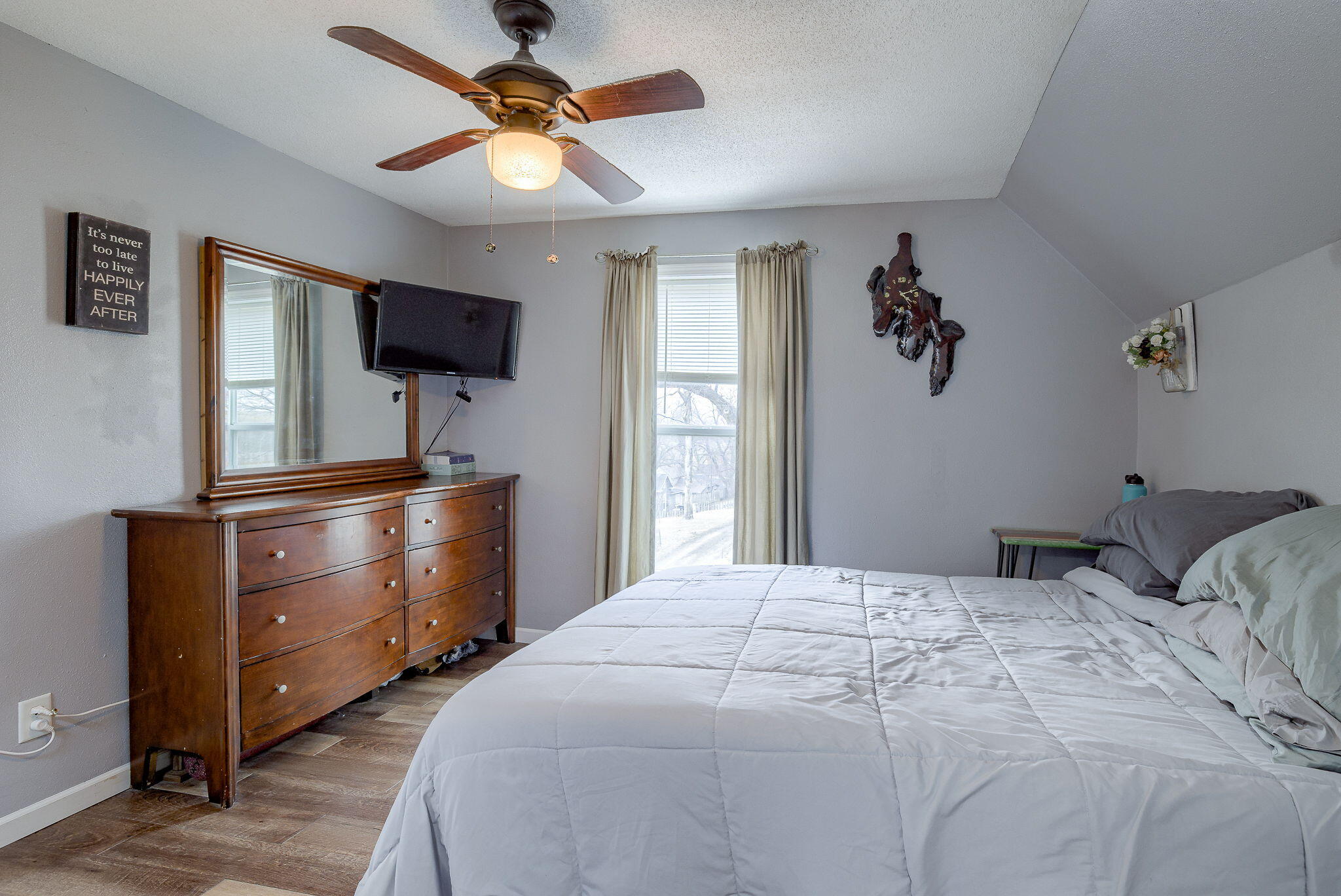 Oakland, Iowa 51560, United States, 3 Bedrooms Bedrooms, ,2 BathroomsBathrooms,Residential,Active,83104