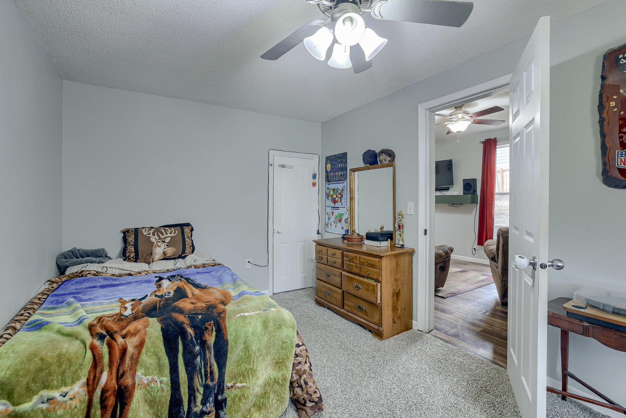 Oakland, Iowa 51560, United States, 3 Bedrooms Bedrooms, ,2 BathroomsBathrooms,Residential,Active,83104