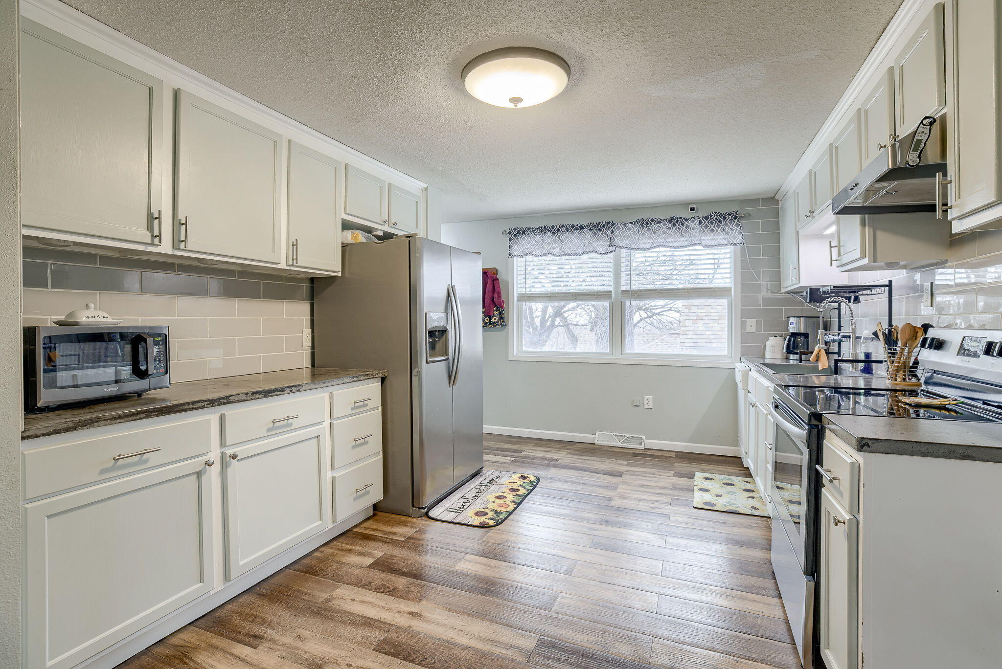 Oakland, Iowa 51560, United States, 3 Bedrooms Bedrooms, ,2 BathroomsBathrooms,Residential,Active,83104