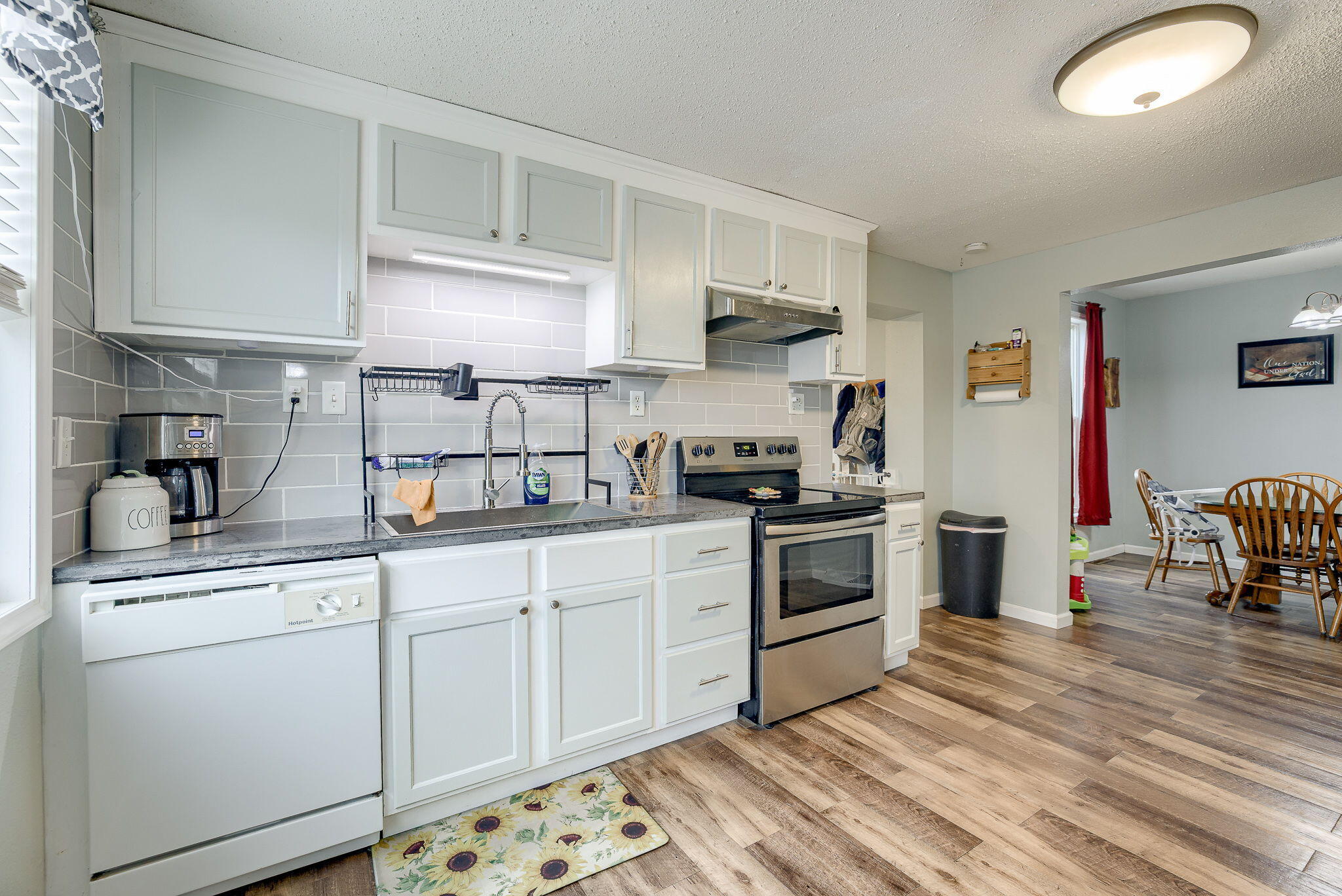 Oakland, Iowa 51560, United States, 3 Bedrooms Bedrooms, ,2 BathroomsBathrooms,Residential,Active,83104