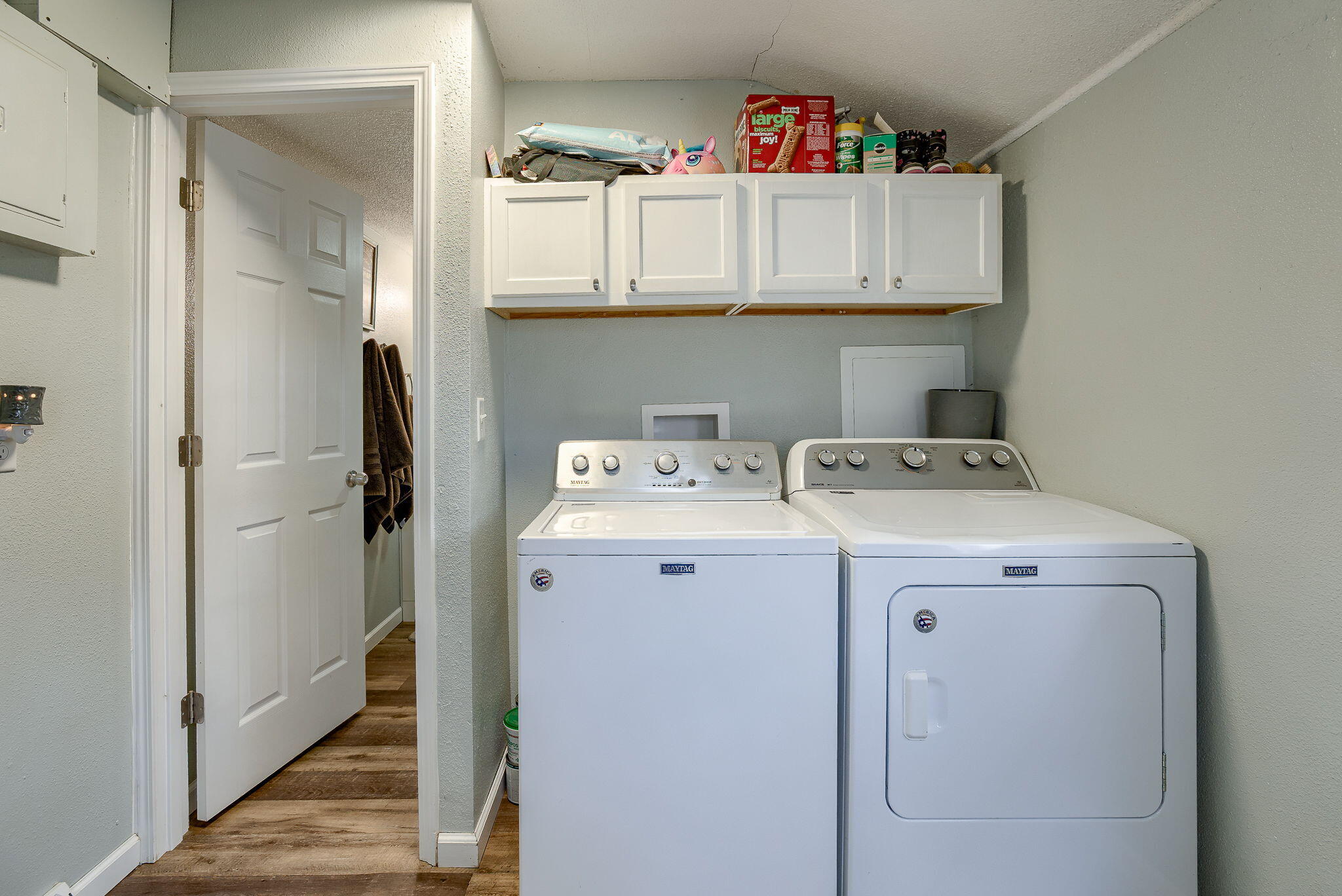 Oakland, Iowa 51560, United States, 3 Bedrooms Bedrooms, ,2 BathroomsBathrooms,Residential,Active,83104