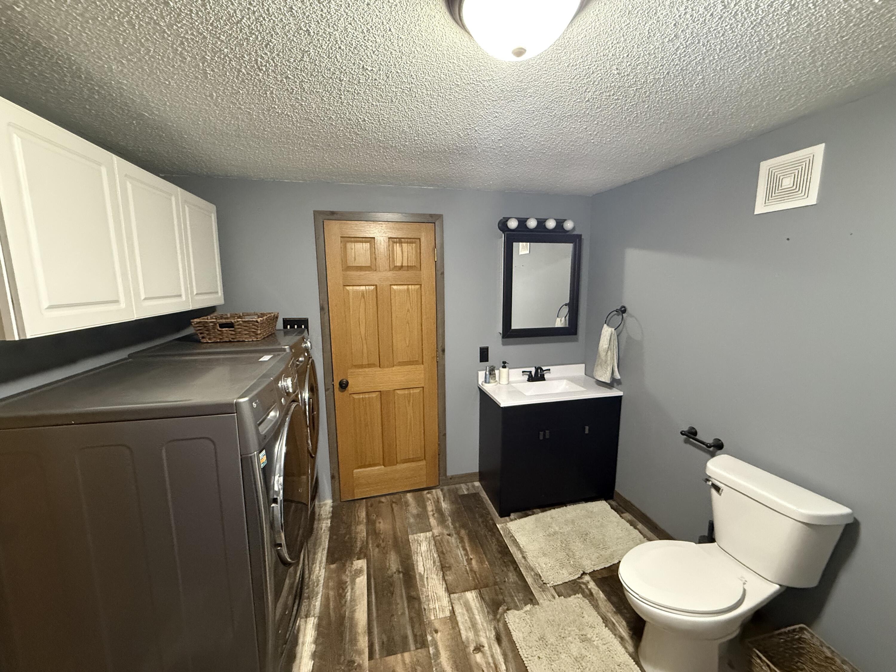 Battle Creek, Iowa 51020, United States, 3 Bedrooms Bedrooms, ,1 BathroomBathrooms,Residential,Pending,17833