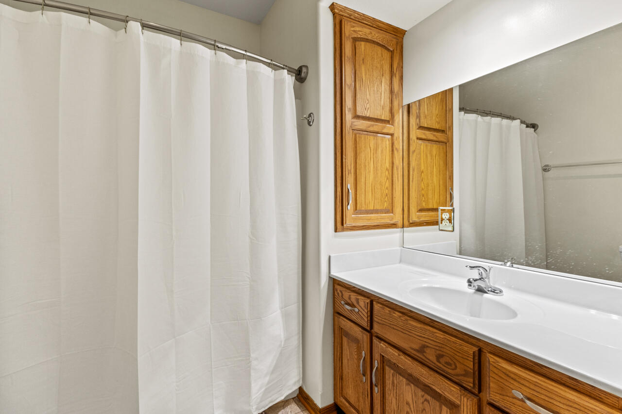 Council Bluffs, Iowa 51503, United States, 5 Bedrooms Bedrooms, ,4 BathroomsBathrooms,Residential,Active,96419