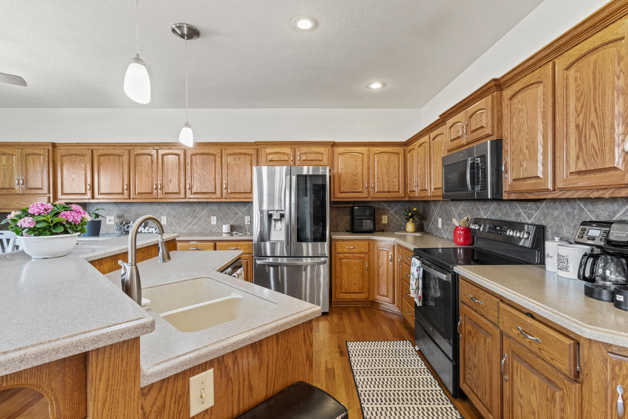 Council Bluffs, Iowa 51503, United States, 5 Bedrooms Bedrooms, ,4 BathroomsBathrooms,Residential,Active,96419