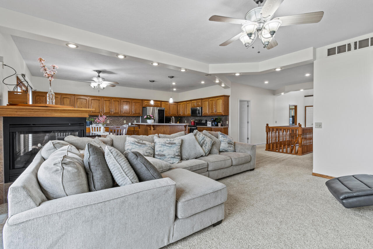 Council Bluffs, Iowa 51503, United States, 5 Bedrooms Bedrooms, ,4 BathroomsBathrooms,Residential,Active,96419