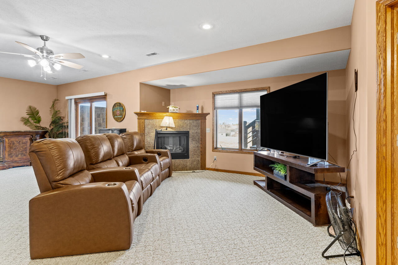 Council Bluffs, Iowa 51503, United States, 5 Bedrooms Bedrooms, ,4 BathroomsBathrooms,Residential,Active,96419