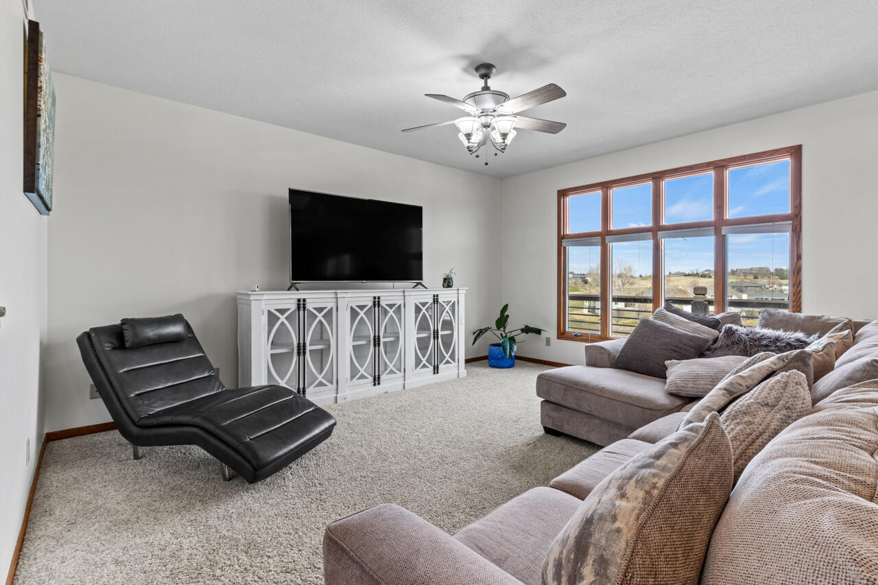 Council Bluffs, Iowa 51503, United States, 5 Bedrooms Bedrooms, ,4 BathroomsBathrooms,Residential,Active,96419