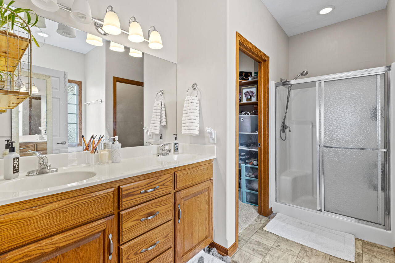 Council Bluffs, Iowa 51503, United States, 5 Bedrooms Bedrooms, ,4 BathroomsBathrooms,Residential,Active,96419