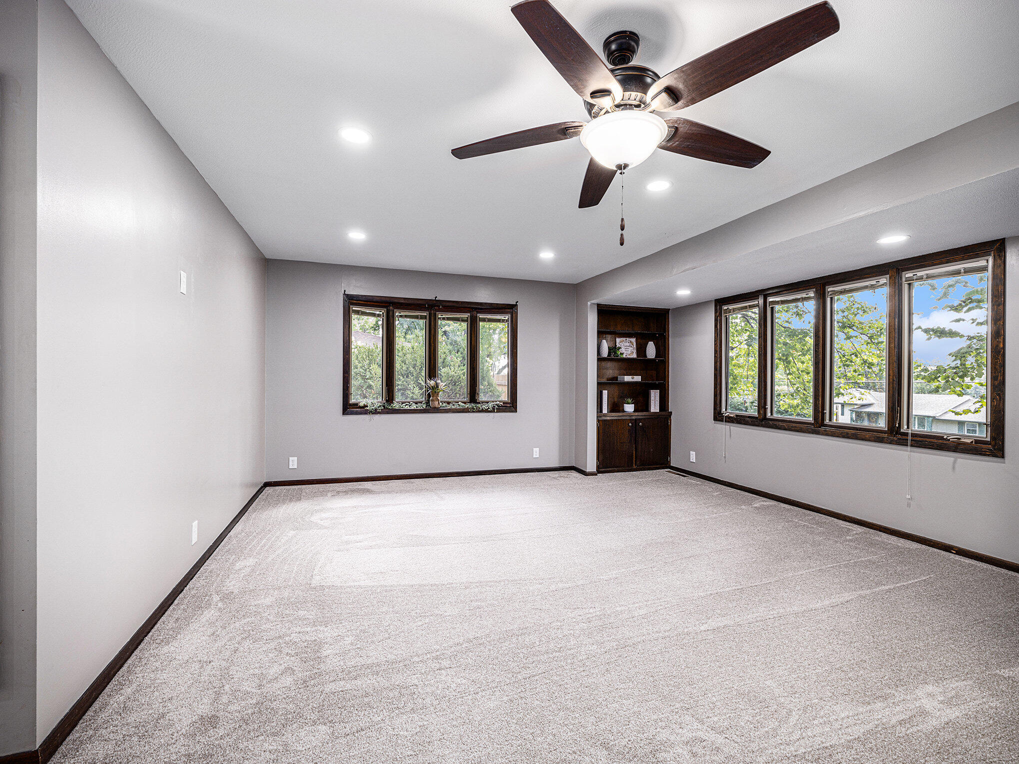 Council Bluffs, Iowa 51503, United States, 3 Bedrooms Bedrooms, ,2 BathroomsBathrooms,Residential,Active,213015