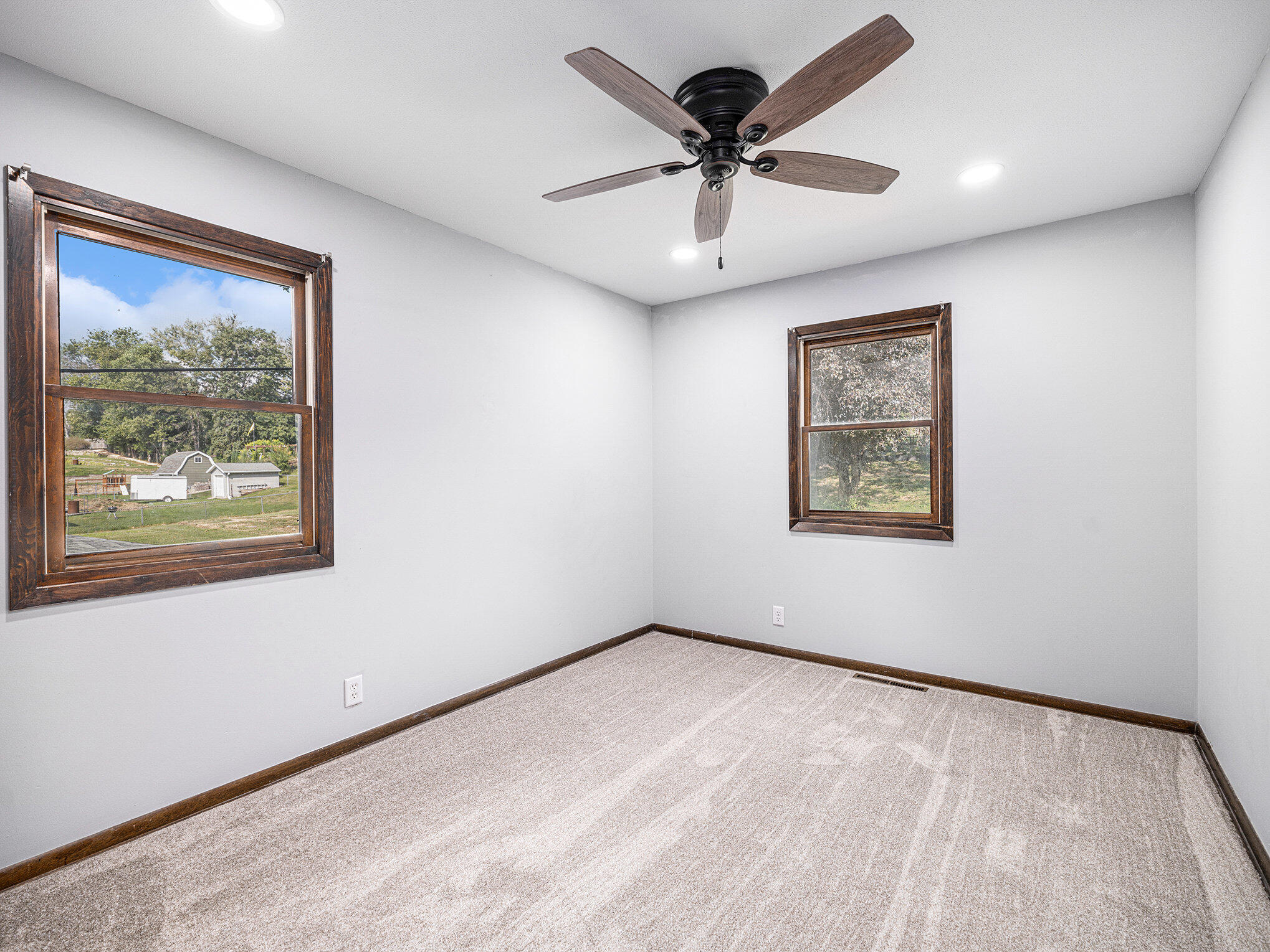 Council Bluffs, Iowa 51503, United States, 3 Bedrooms Bedrooms, ,2 BathroomsBathrooms,Residential,Active,213015