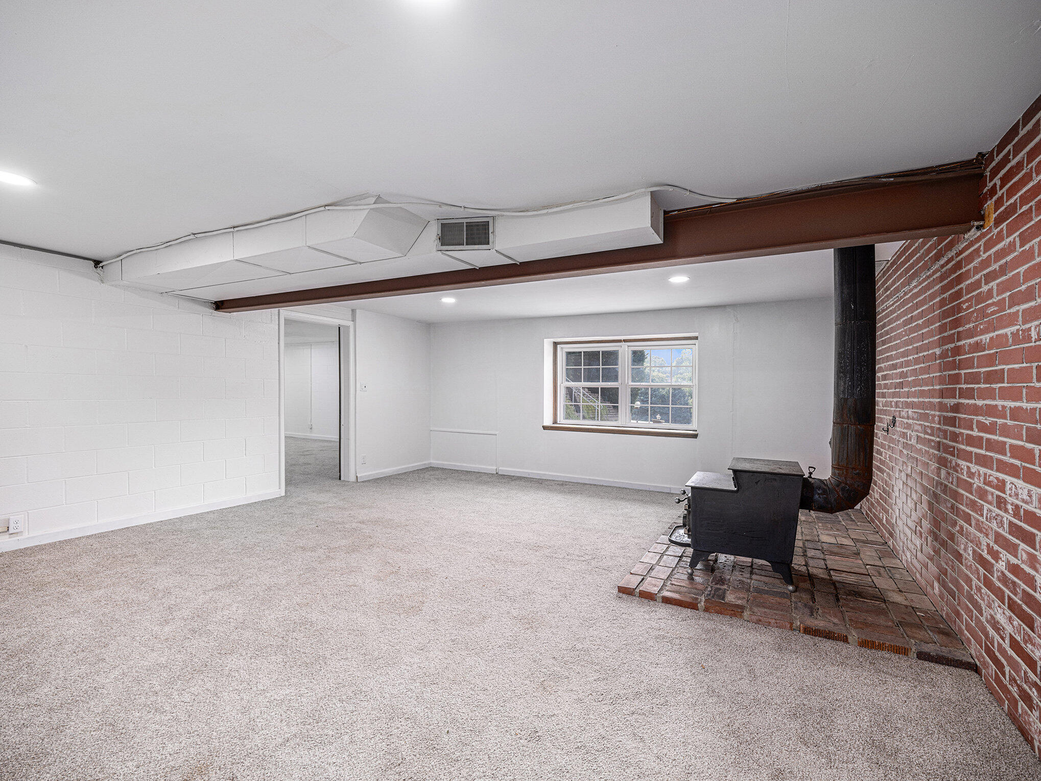 Council Bluffs, Iowa 51503, United States, 3 Bedrooms Bedrooms, ,2 BathroomsBathrooms,Residential,Active,213015