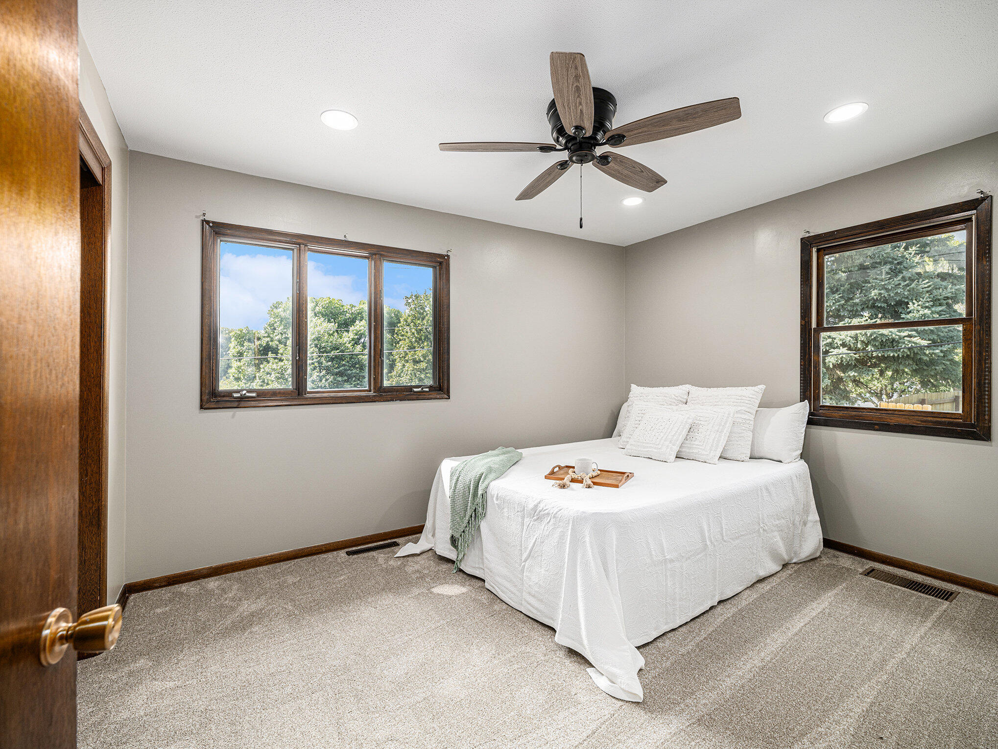 Council Bluffs, Iowa 51503, United States, 3 Bedrooms Bedrooms, ,2 BathroomsBathrooms,Residential,Active,213015