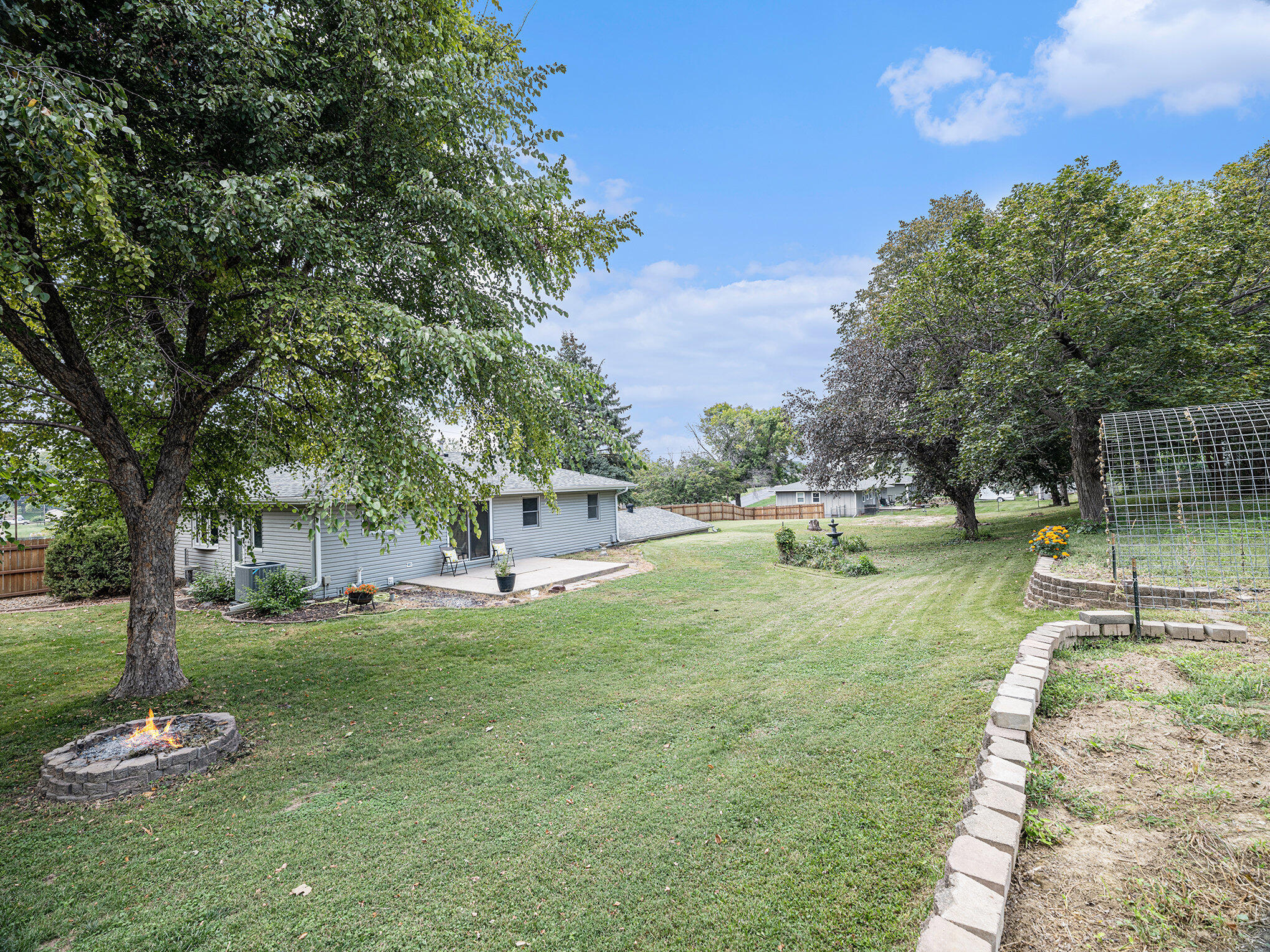 Council Bluffs, Iowa 51503, United States, 3 Bedrooms Bedrooms, ,2 BathroomsBathrooms,Residential,Active,213015