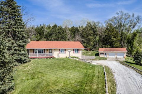 Photo of 1982 MELODY OAKS Trail, MISSOURI VALLEY, IA 51555 (MLS # 26-754)