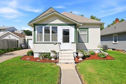Photo of 3330 AVENUE C, COUNCIL BLUFFS, IA 51501 (MLS # 26-1997)