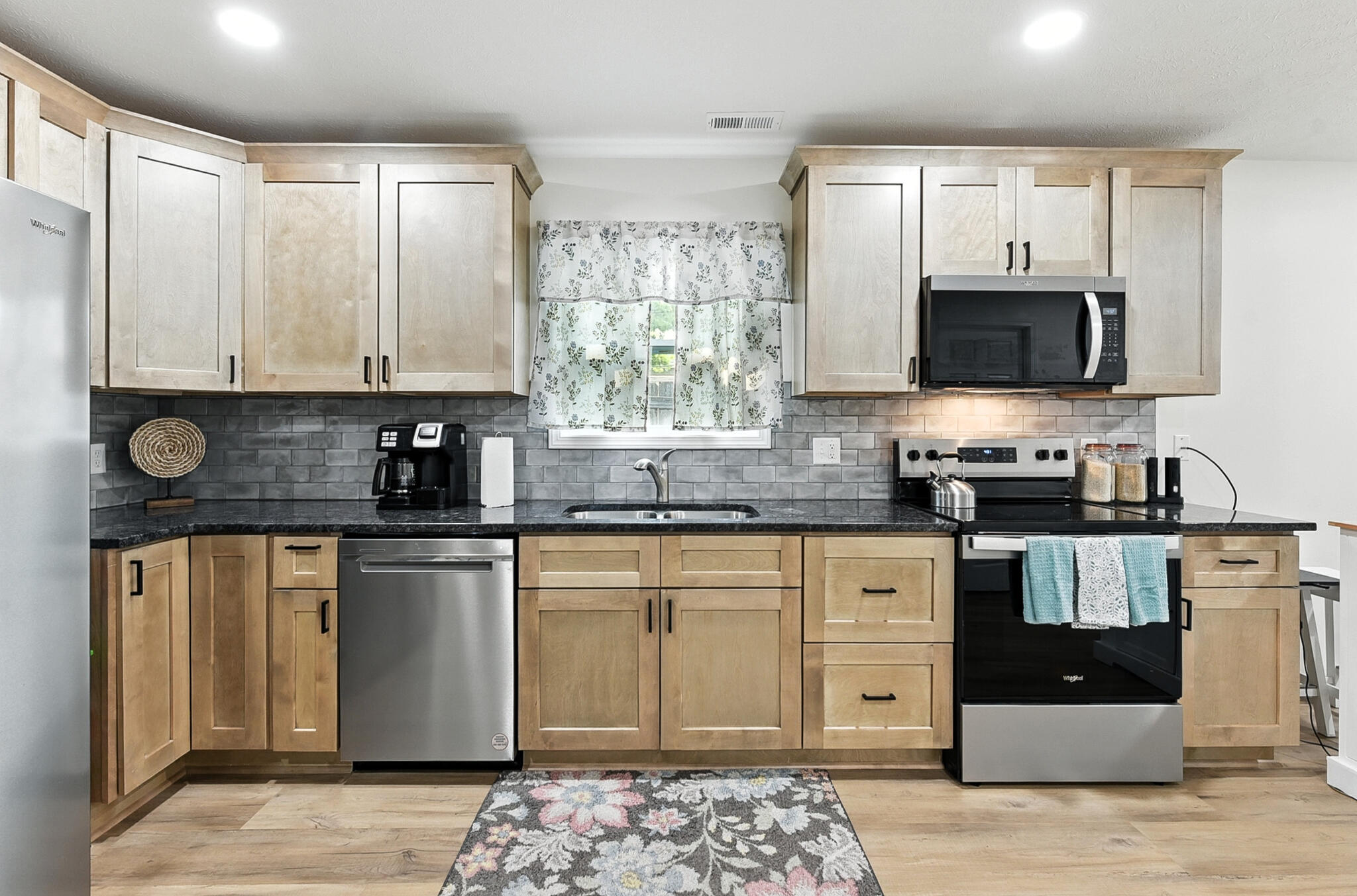 Council Bluffs, Iowa 51501, United States, 3 Bedrooms Bedrooms, ,2 BathroomsBathrooms,Residential,Active,188607