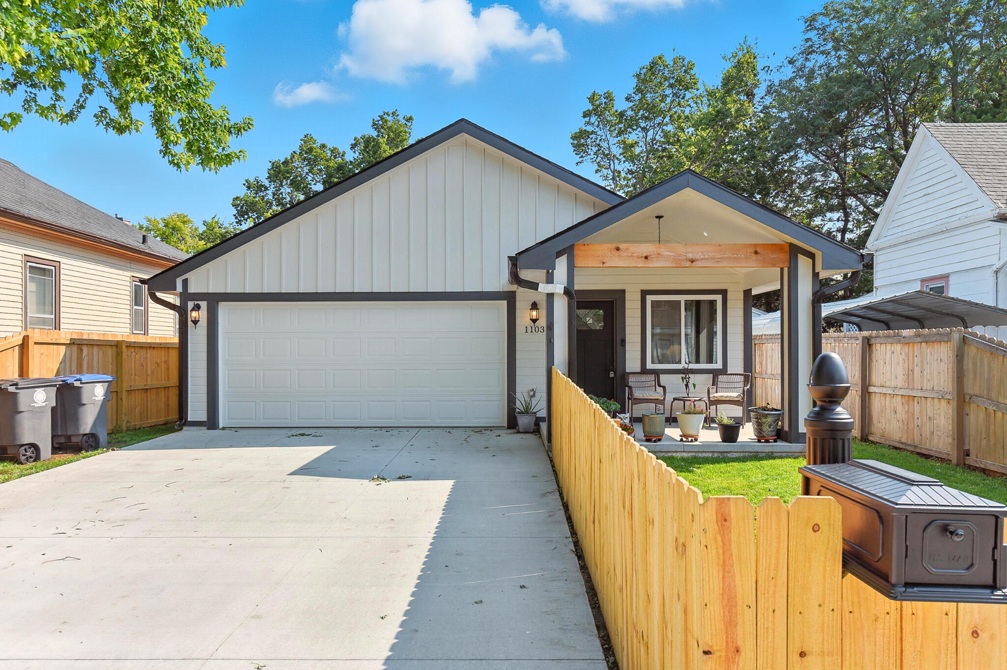 Council Bluffs, Iowa 51501, United States, 3 Bedrooms Bedrooms, ,2 BathroomsBathrooms,Residential,Active,188607