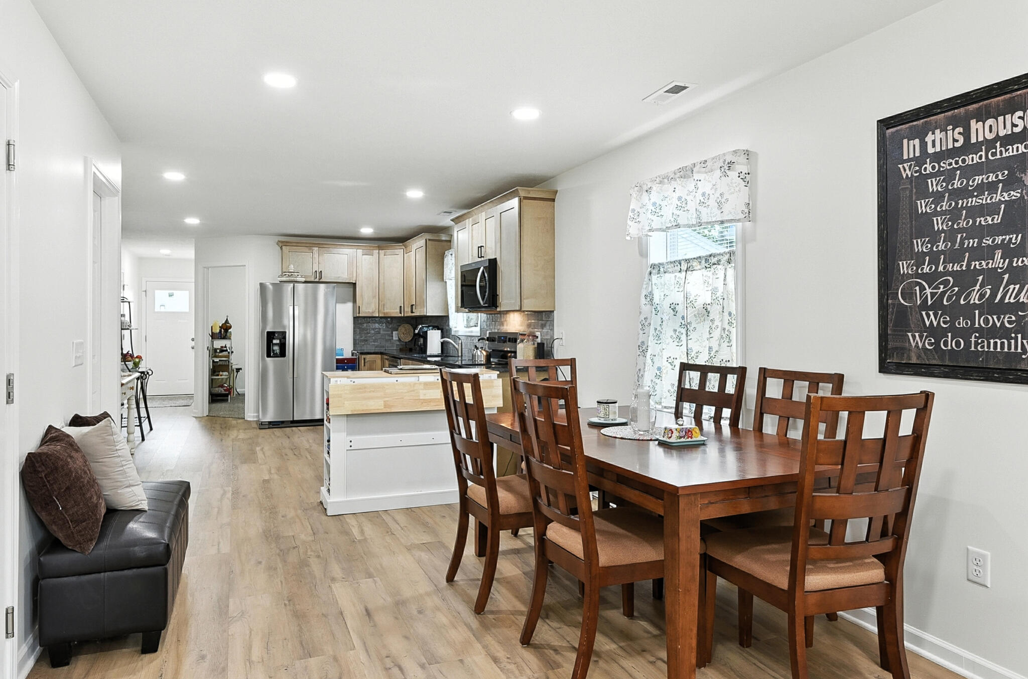 Council Bluffs, Iowa 51501, United States, 3 Bedrooms Bedrooms, ,2 BathroomsBathrooms,Residential,Active,188607