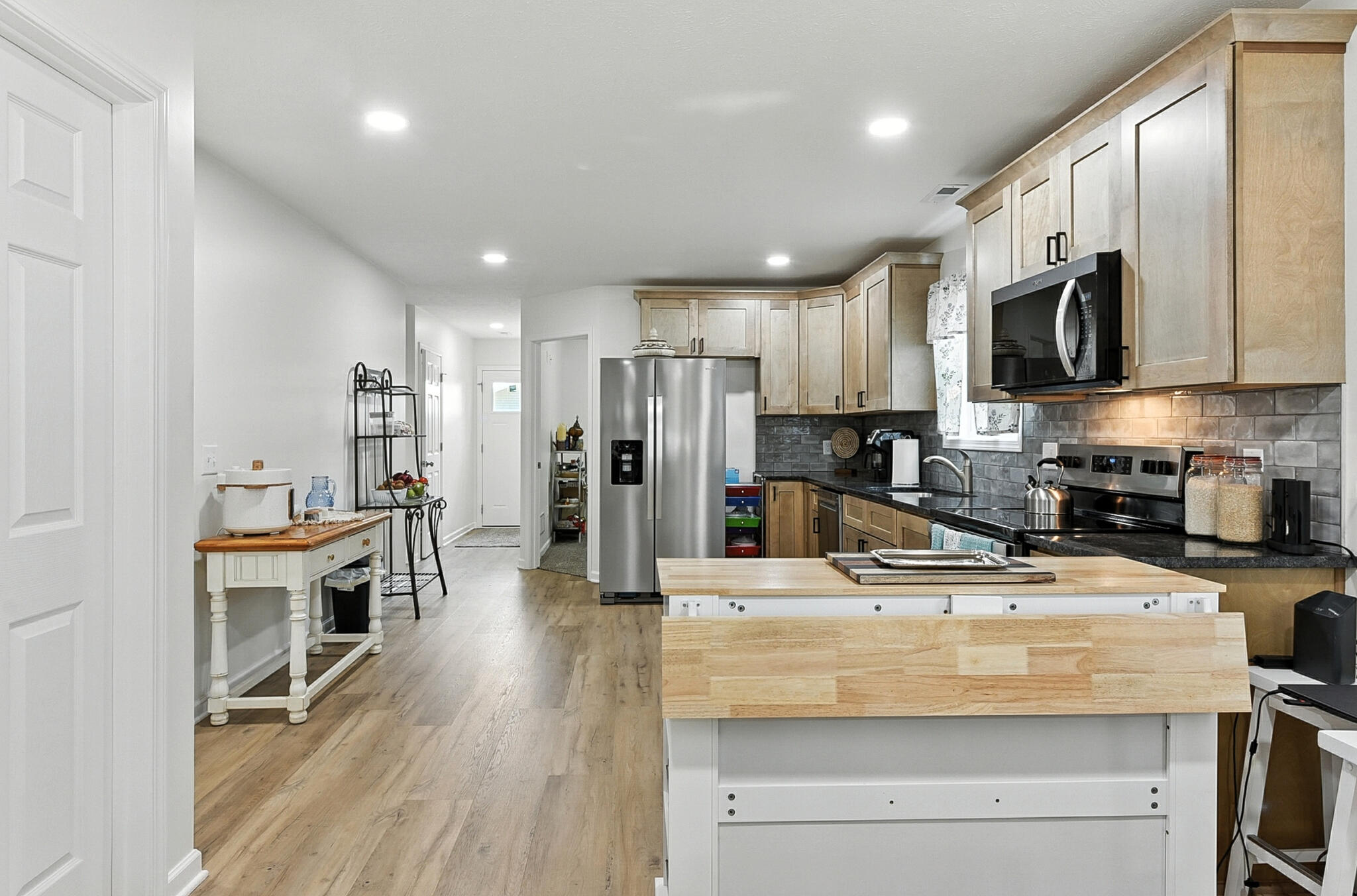 Council Bluffs, Iowa 51501, United States, 3 Bedrooms Bedrooms, ,2 BathroomsBathrooms,Residential,Active,188607