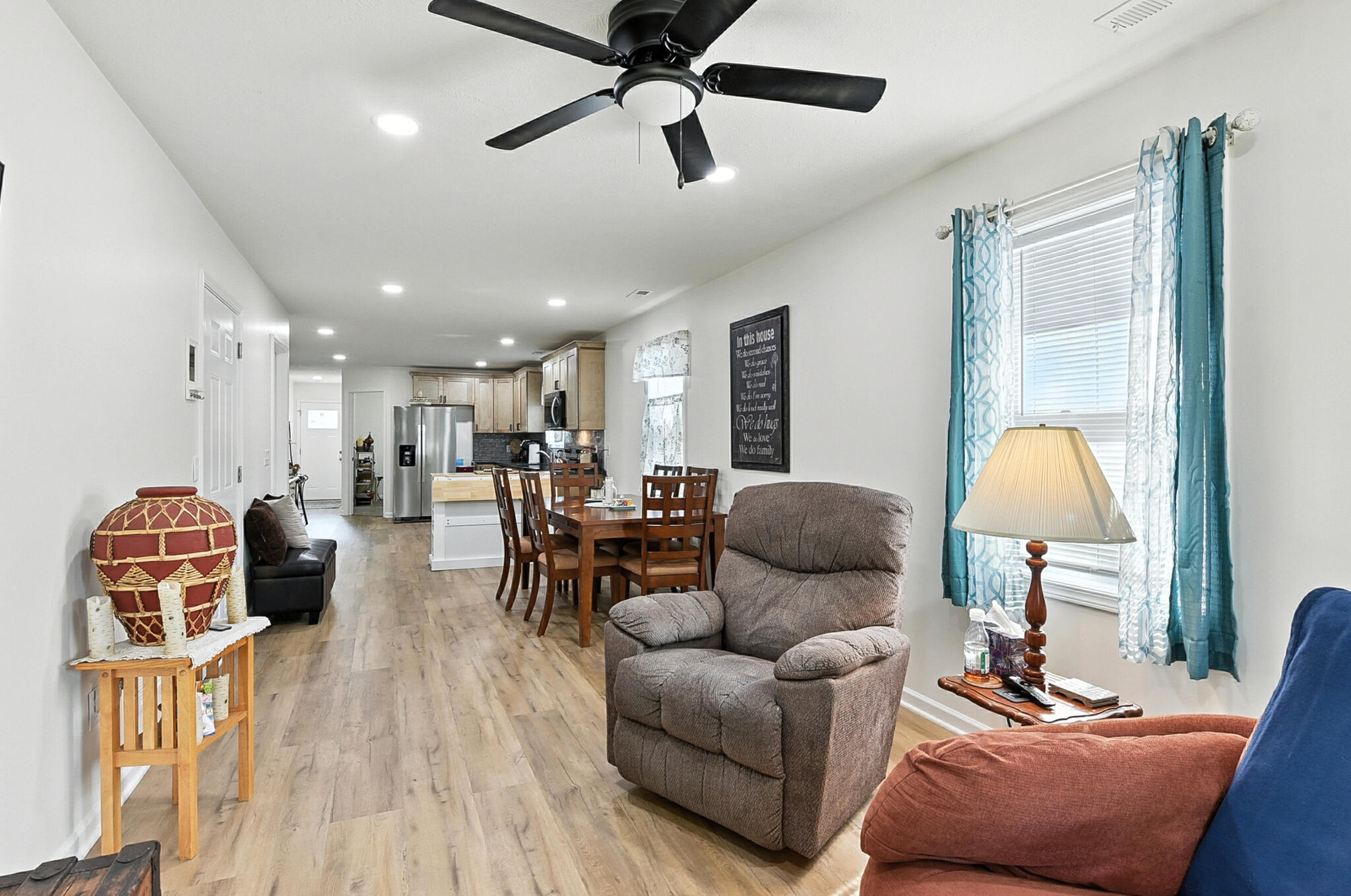 Council Bluffs, Iowa 51501, United States, 3 Bedrooms Bedrooms, ,2 BathroomsBathrooms,Residential,Active,188607