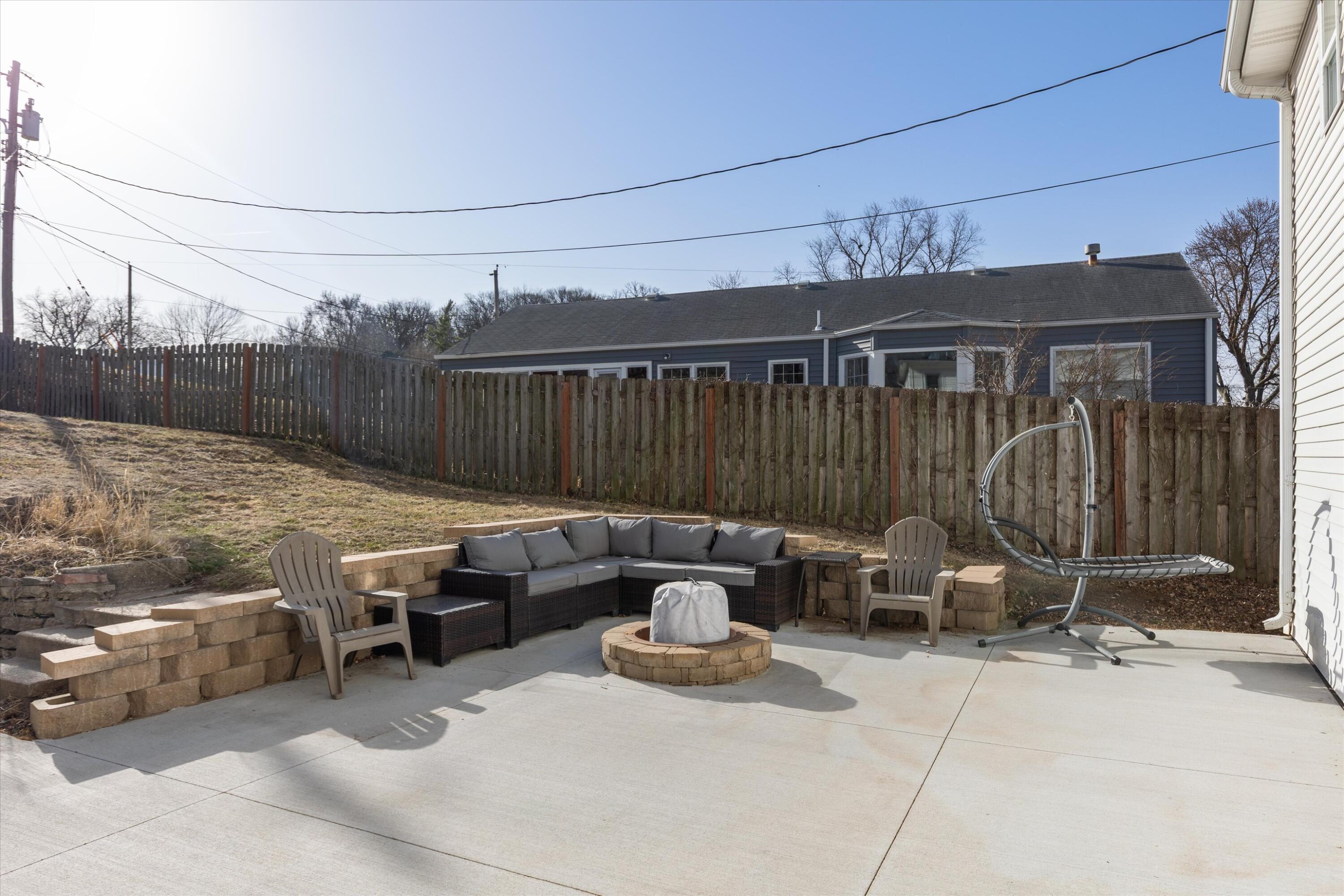 Council Bluffs, Iowa 51503, United States, 4 Bedrooms Bedrooms, ,3 BathroomsBathrooms,Residential,Contingent,128351