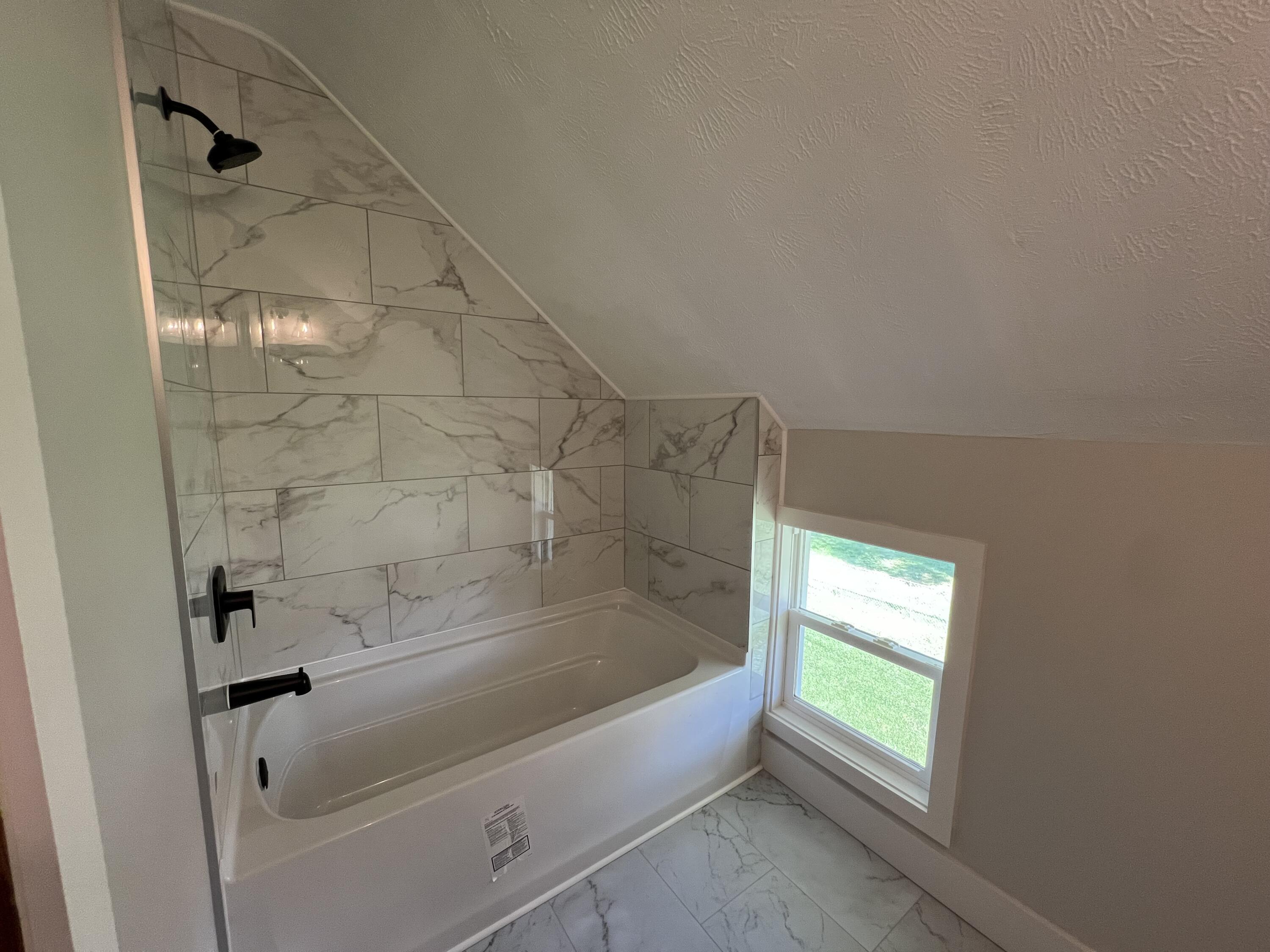 Council Bluffs, Iowa 51501, United States, 2 Bedrooms Bedrooms, ,2 BathroomsBathrooms,Residential,Pending,215685