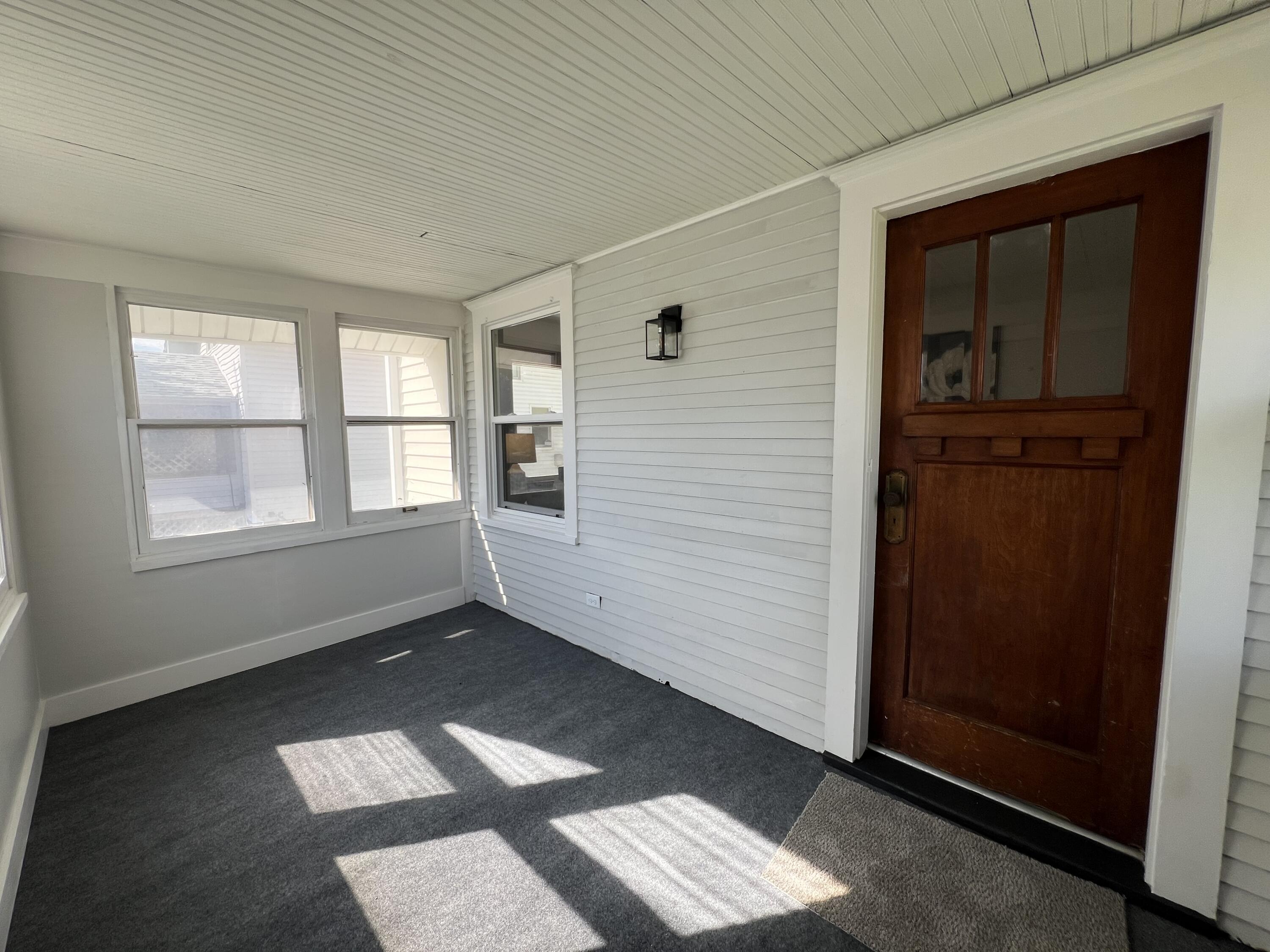 Council Bluffs, Iowa 51501, United States, 2 Bedrooms Bedrooms, ,2 BathroomsBathrooms,Residential,Pending,215685