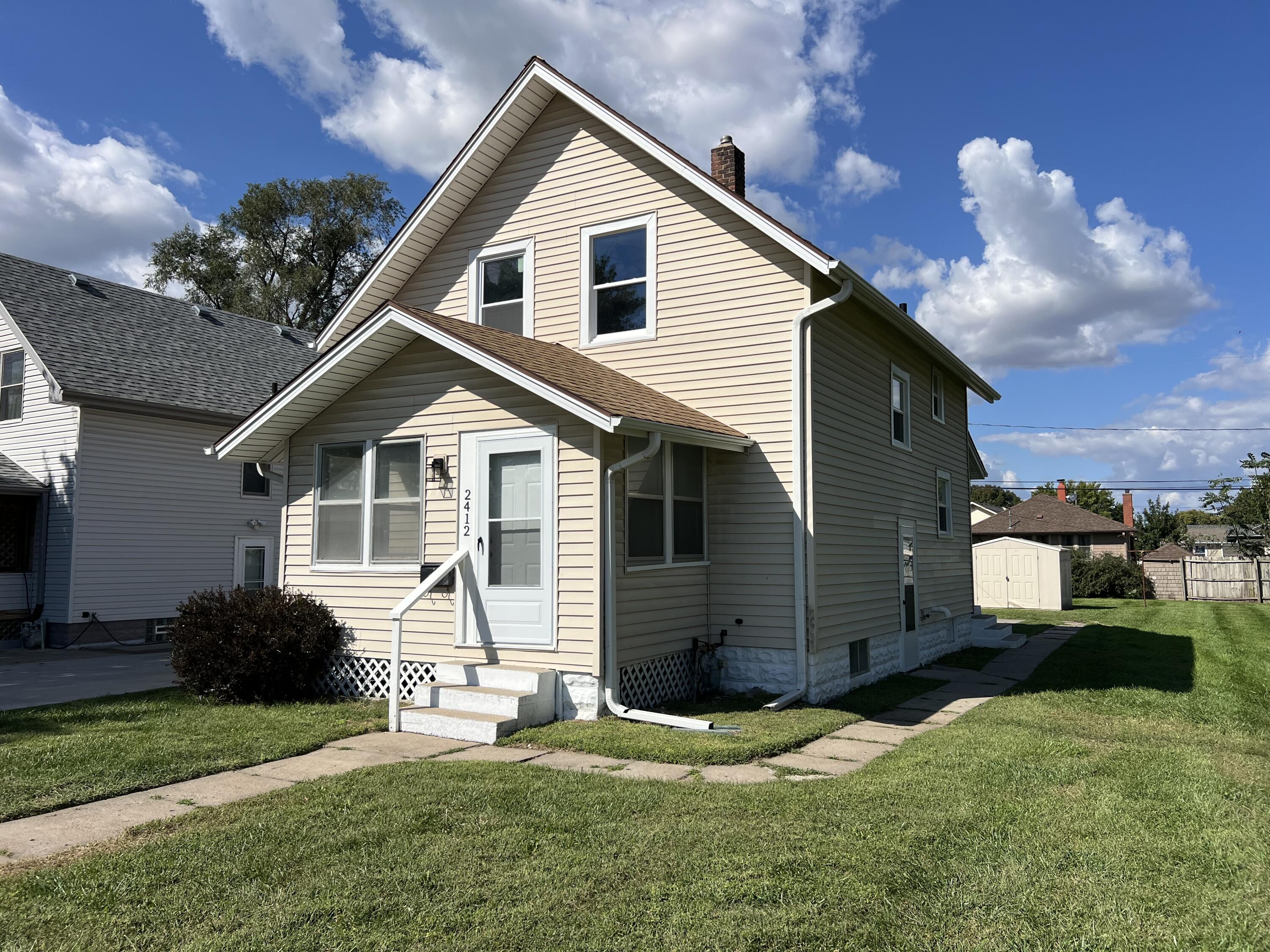 Council Bluffs, Iowa 51501, United States, 2 Bedrooms Bedrooms, ,2 BathroomsBathrooms,Residential,Pending,215685