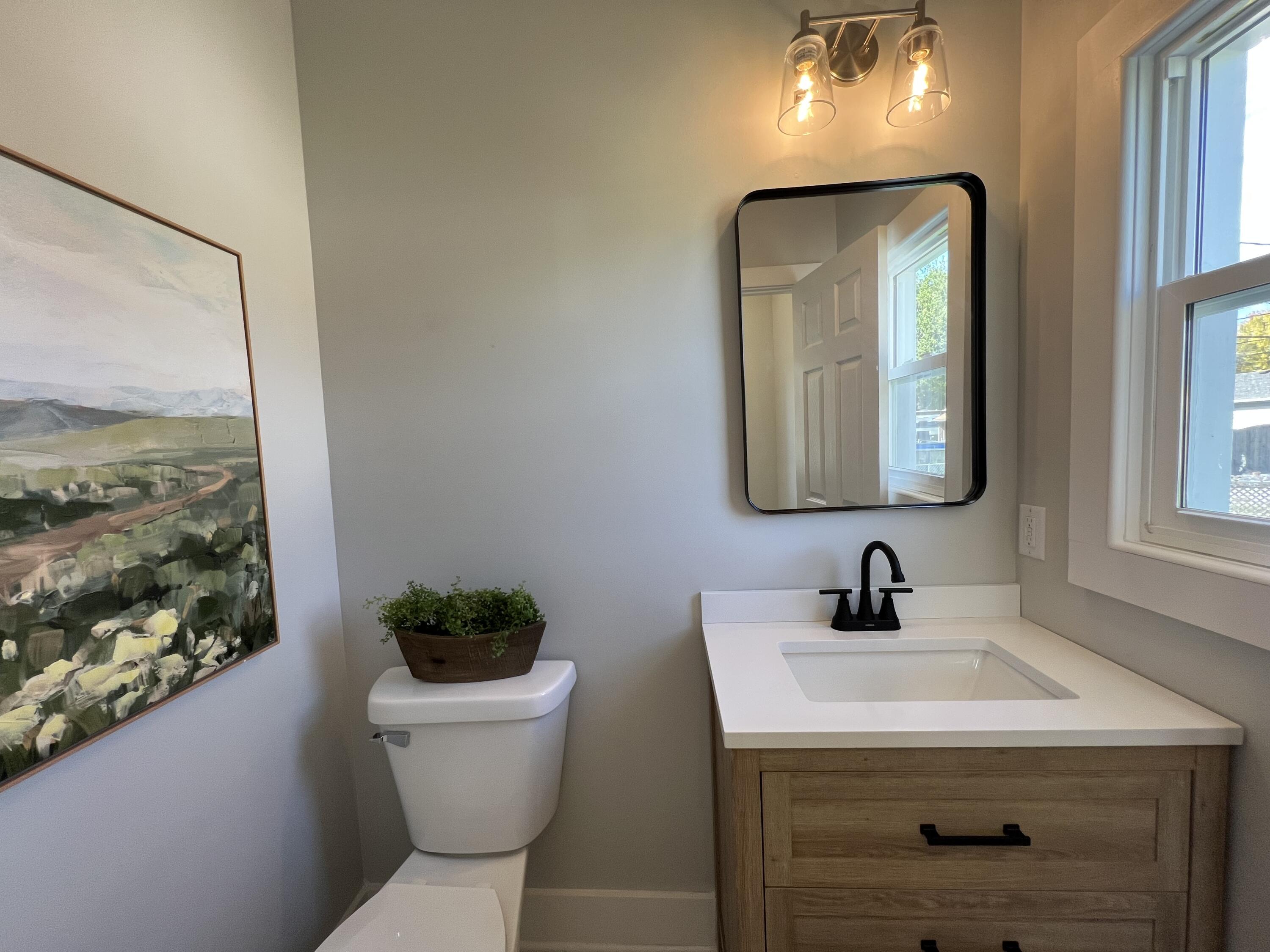 Council Bluffs, Iowa 51501, United States, 2 Bedrooms Bedrooms, ,2 BathroomsBathrooms,Residential,Pending,215685