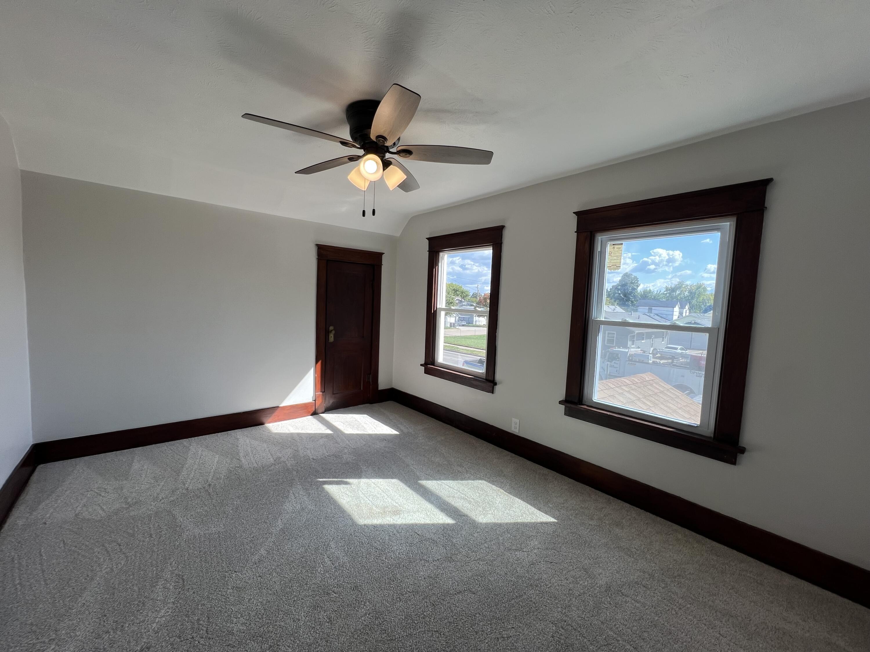 Council Bluffs, Iowa 51501, United States, 2 Bedrooms Bedrooms, ,2 BathroomsBathrooms,Residential,Pending,215685