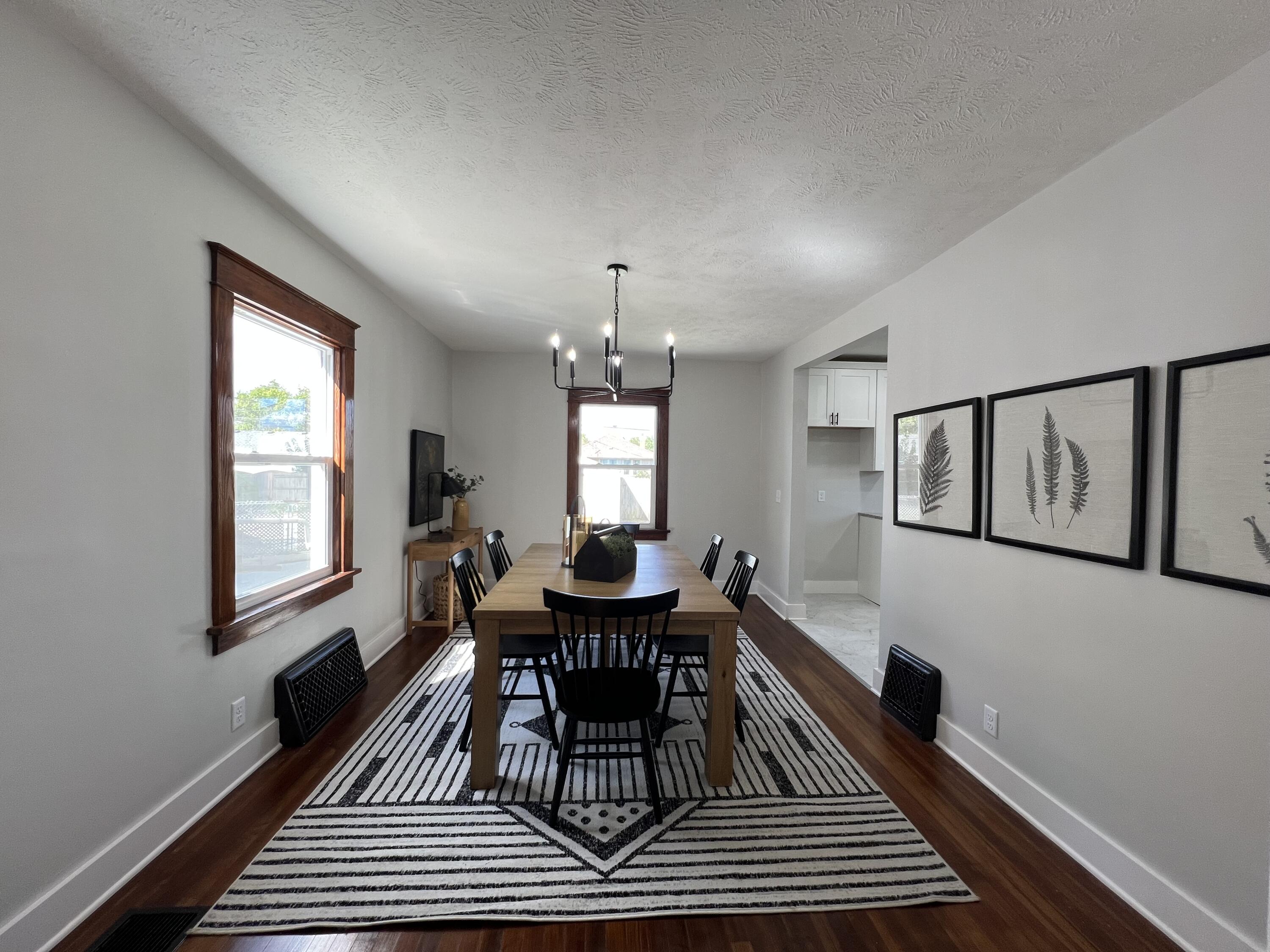 Council Bluffs, Iowa 51501, United States, 2 Bedrooms Bedrooms, ,2 BathroomsBathrooms,Residential,Pending,215685