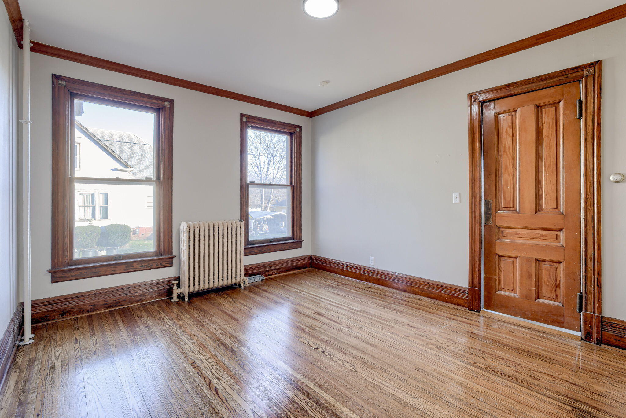 Red Oak, Iowa 51566, United States, 5 Bedrooms Bedrooms, ,2 BathroomsBathrooms,Residential,Active,171702