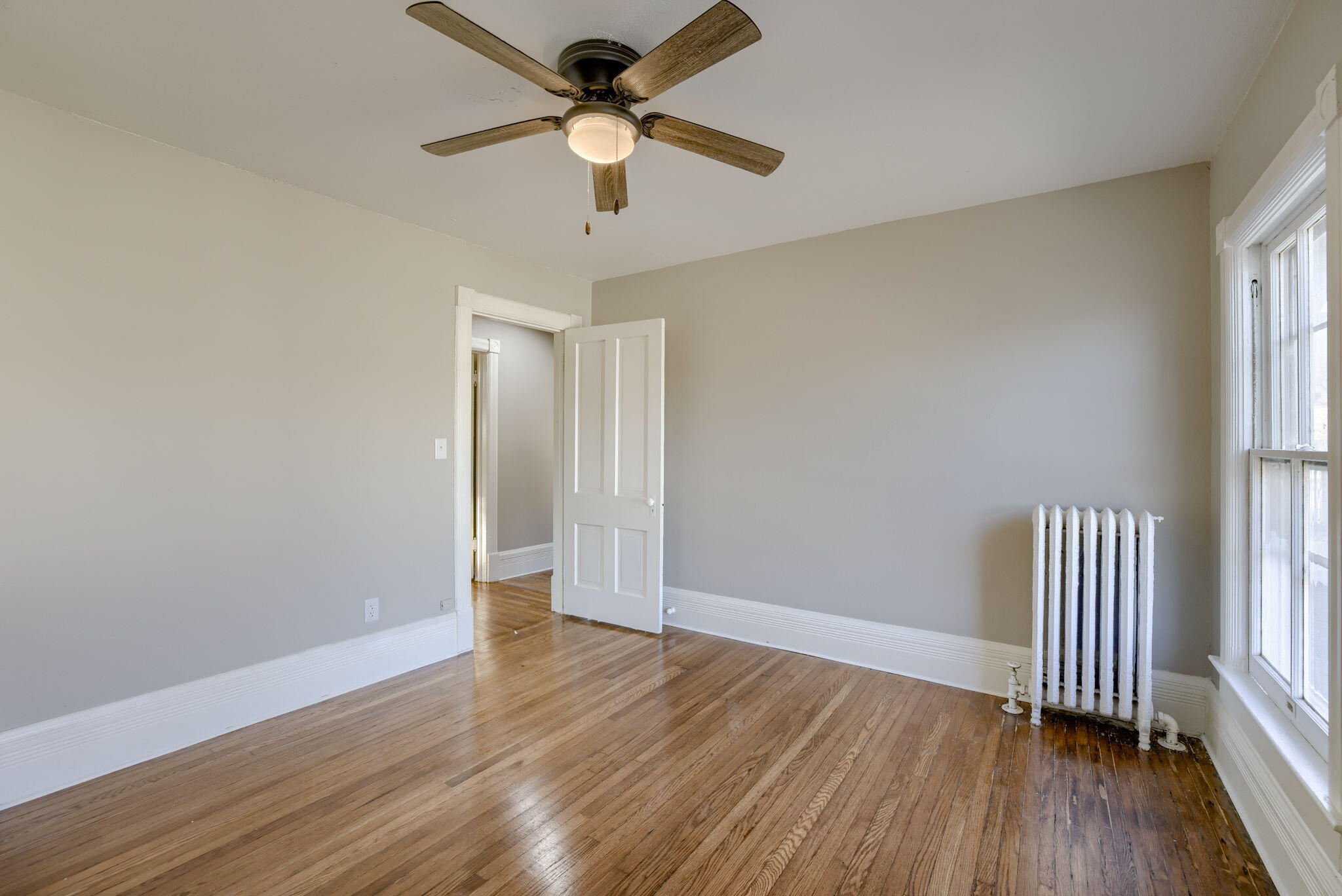 Red Oak, Iowa 51566, United States, 5 Bedrooms Bedrooms, ,2 BathroomsBathrooms,Residential,Active,171702