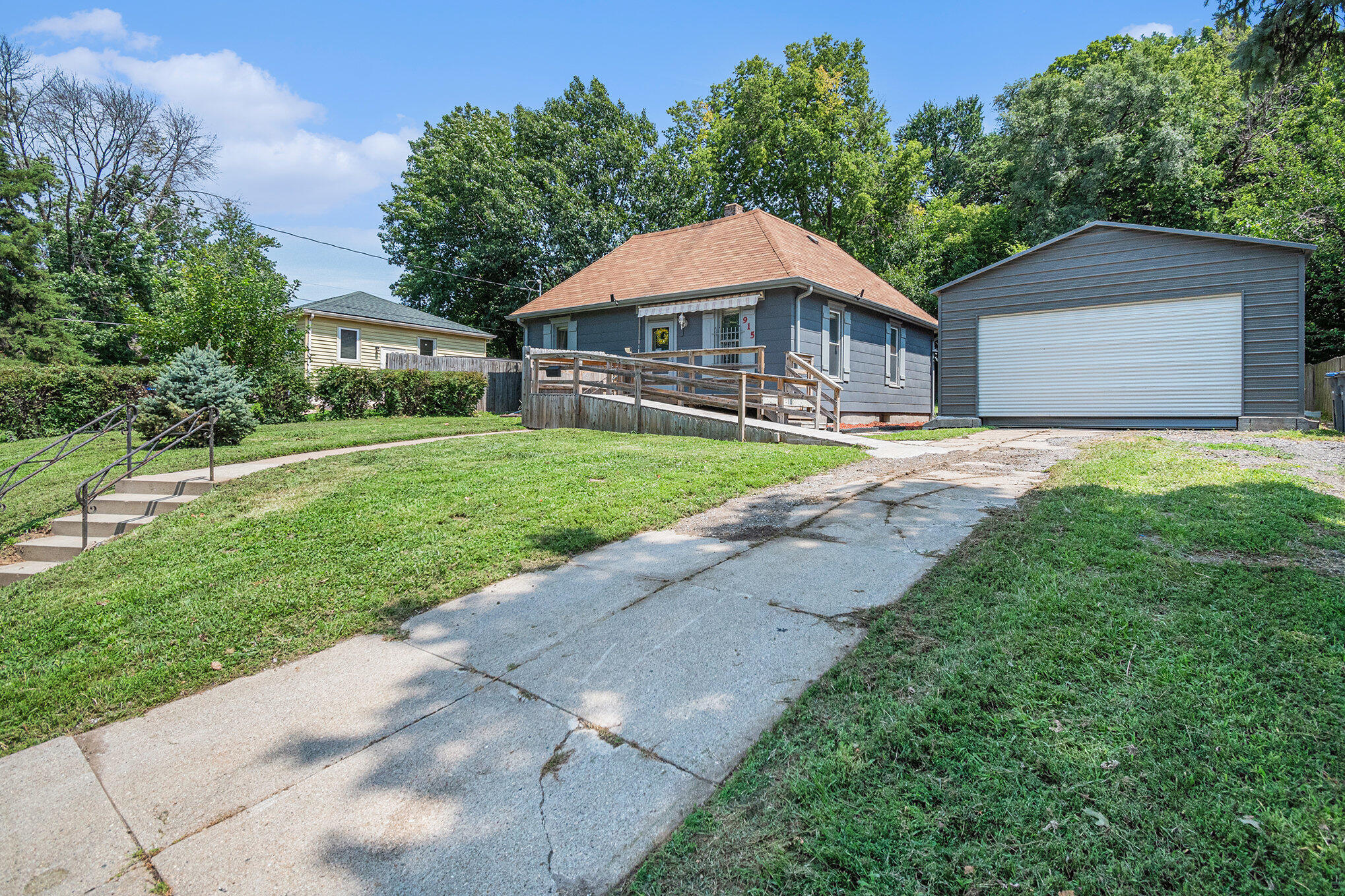 Council Bluffs, Iowa 51503, United States, 2 Bedrooms Bedrooms, ,1 BathroomBathrooms,Residential,Active,186638