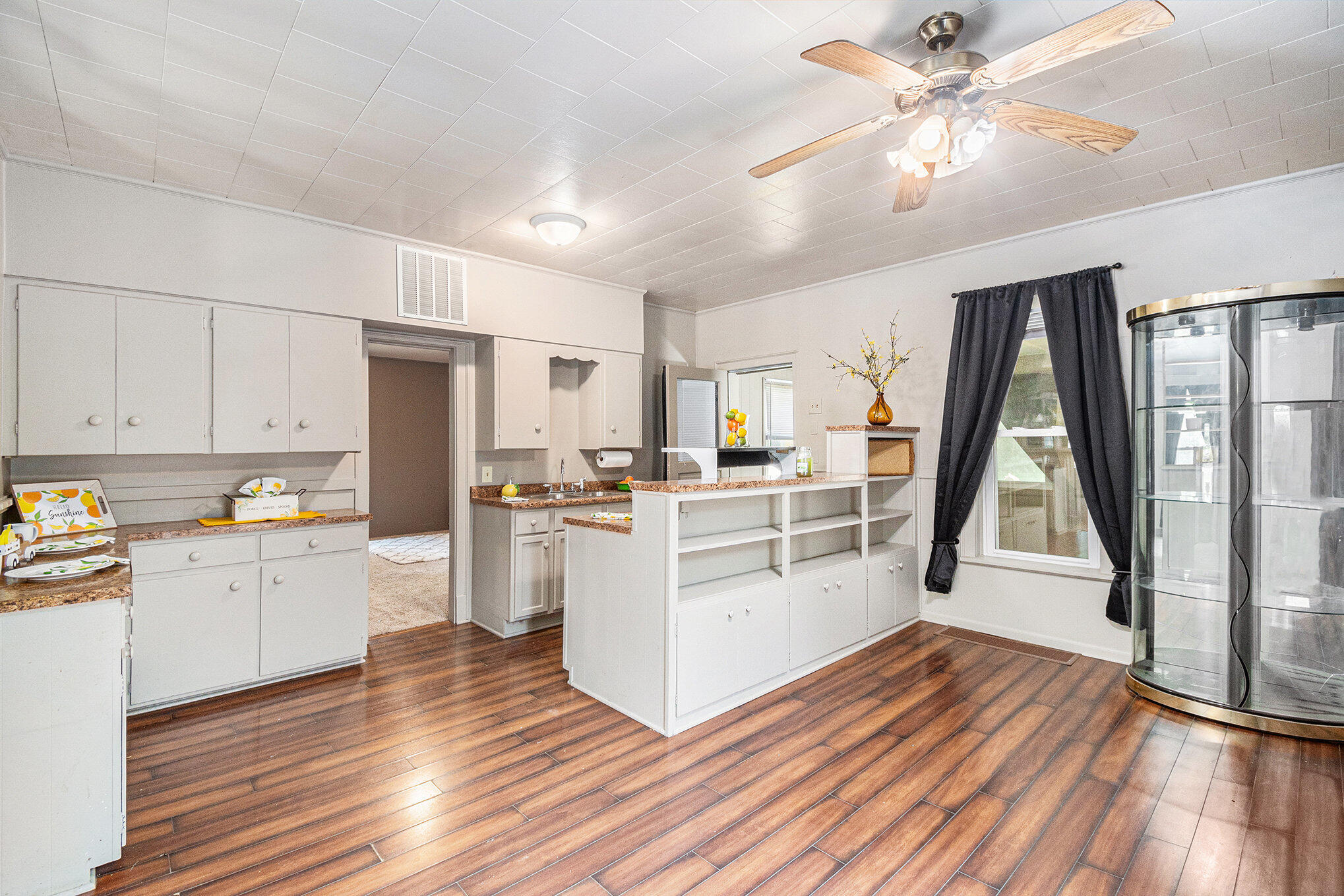 Council Bluffs, Iowa 51503, United States, 2 Bedrooms Bedrooms, ,1 BathroomBathrooms,Residential,Active,186638