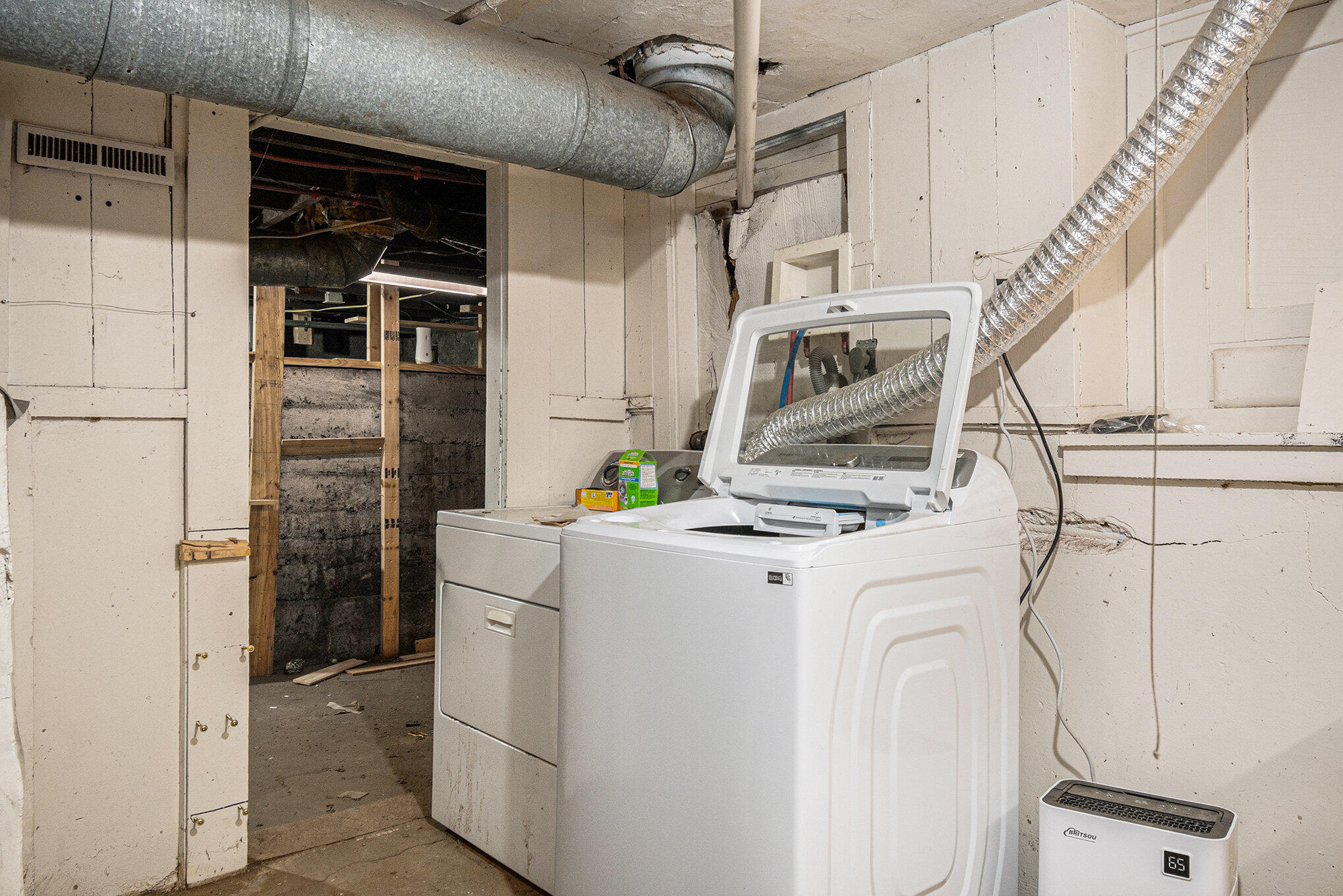 Council Bluffs, Iowa 51503, United States, 2 Bedrooms Bedrooms, ,1 BathroomBathrooms,Residential,Active,186638