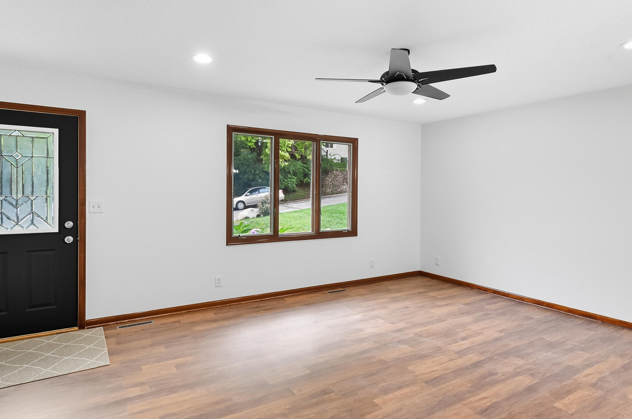 Council Bluffs, Iowa 51503, United States, 3 Bedrooms Bedrooms, ,2 BathroomsBathrooms,Residential,Contingent,212811