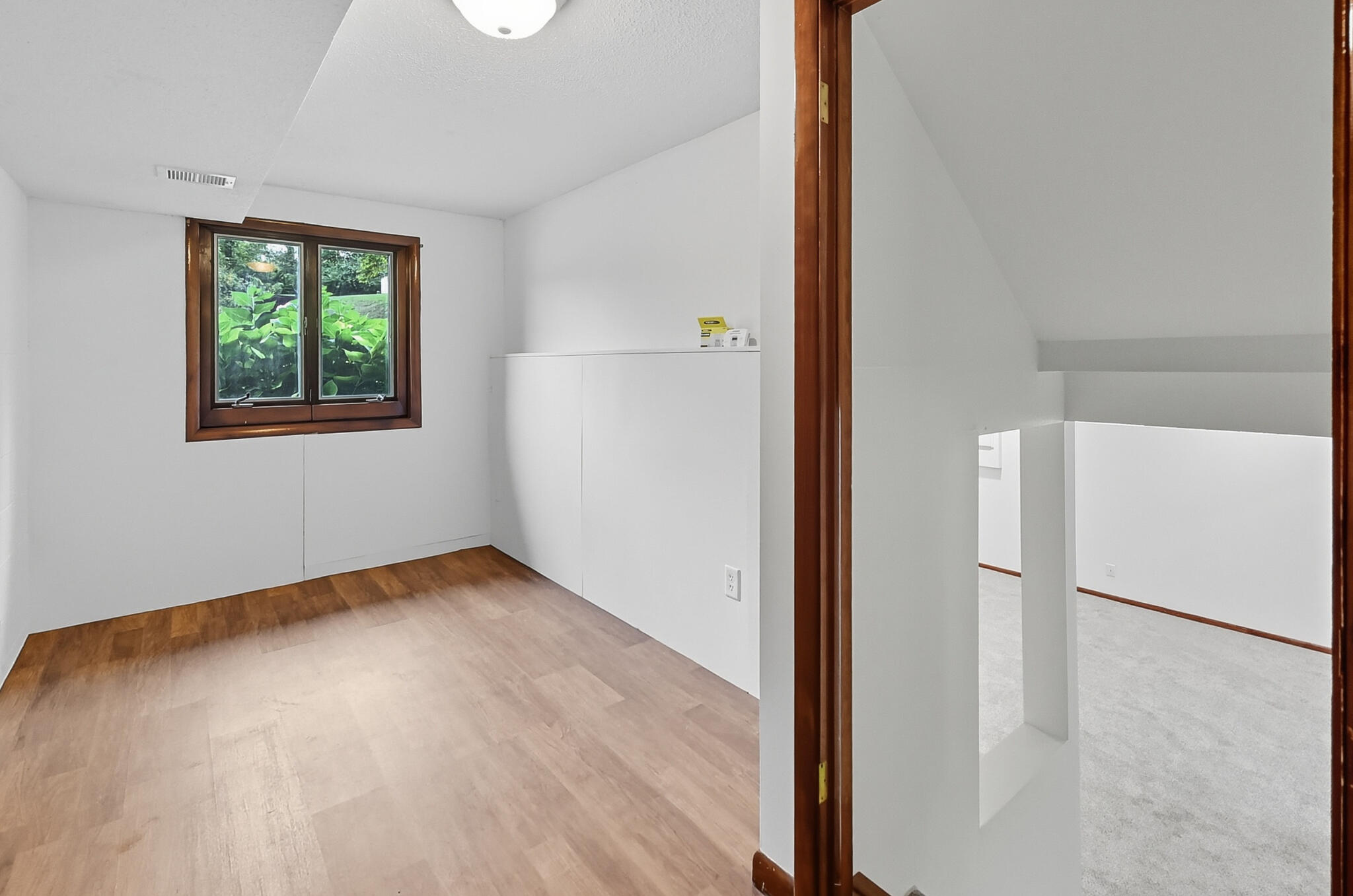 Council Bluffs, Iowa 51503, United States, 3 Bedrooms Bedrooms, ,2 BathroomsBathrooms,Residential,Contingent,212811